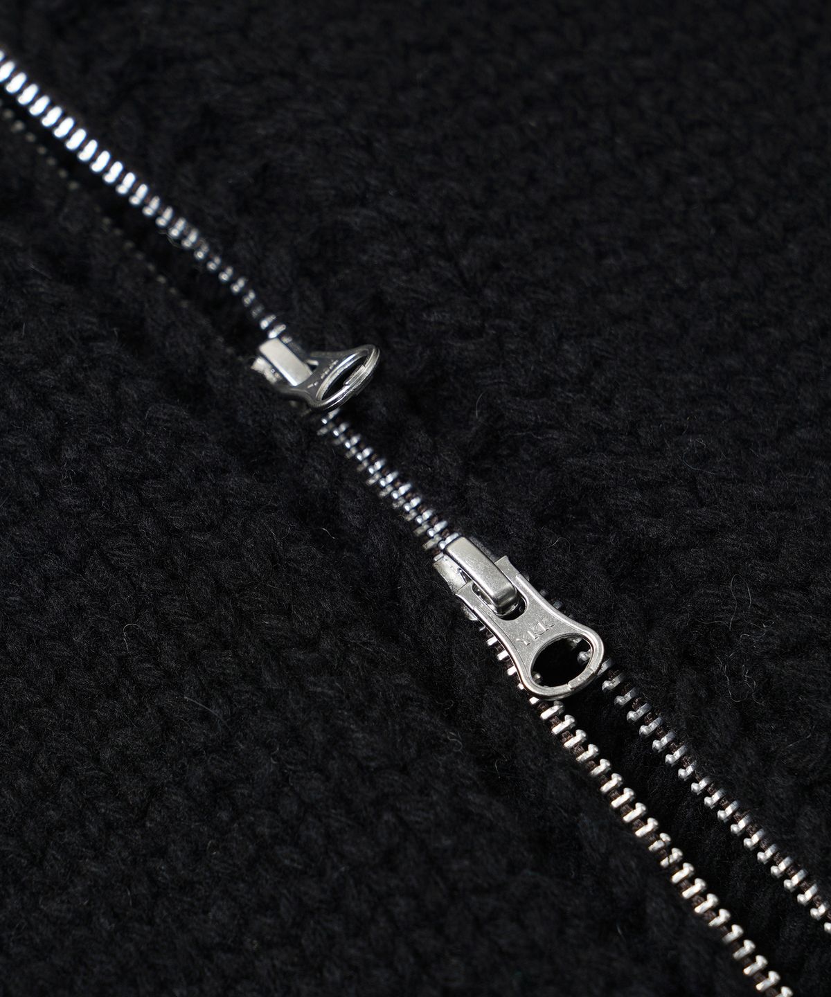 프리즘웍스(FRIZMWORKS) HEAVY COWICHAN ZIP UP CARDIGAN _ BLACK