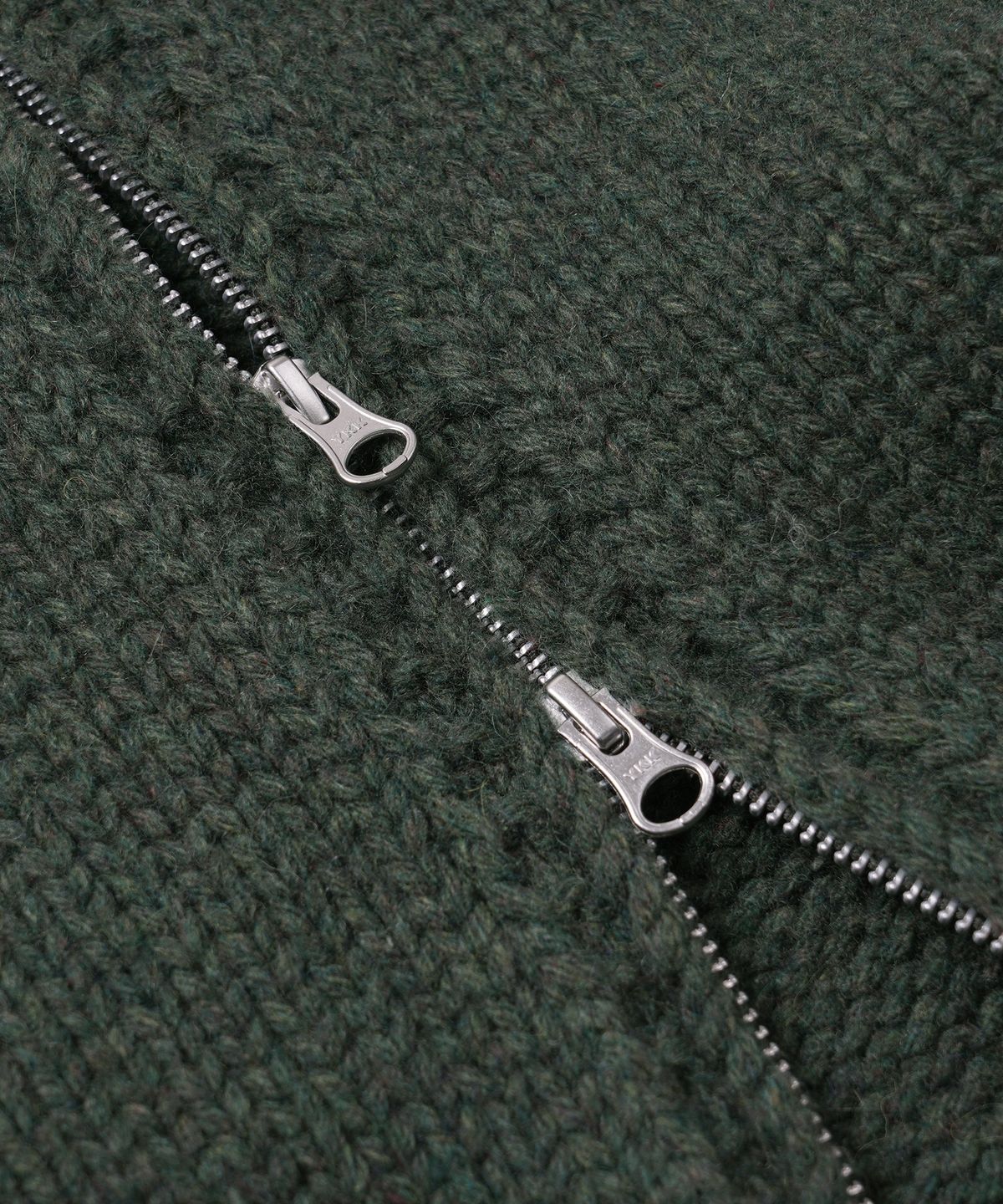 프리즘웍스(FRIZMWORKS) HEAVY COWICHAN ZIP UP CARDIGAN _ FOREST GREEN