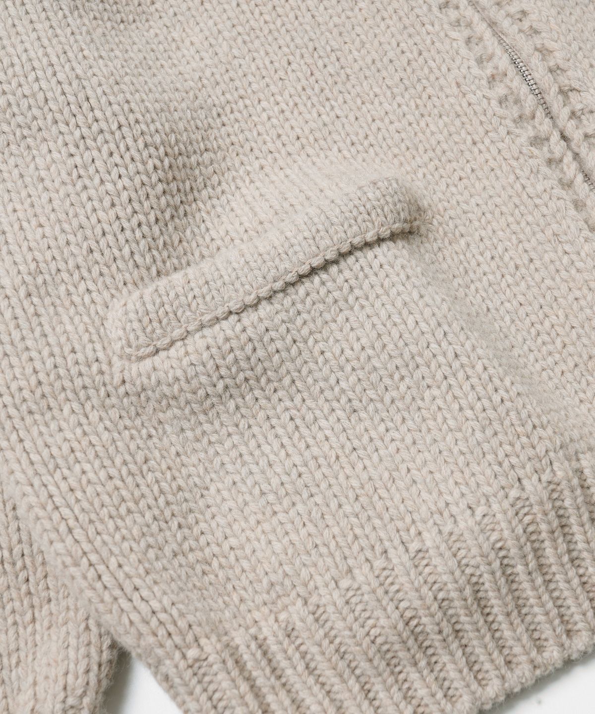 프리즘웍스(FRIZMWORKS) HEAVY COWICHAN ZIP UP CARDIGAN _ OATMEAL