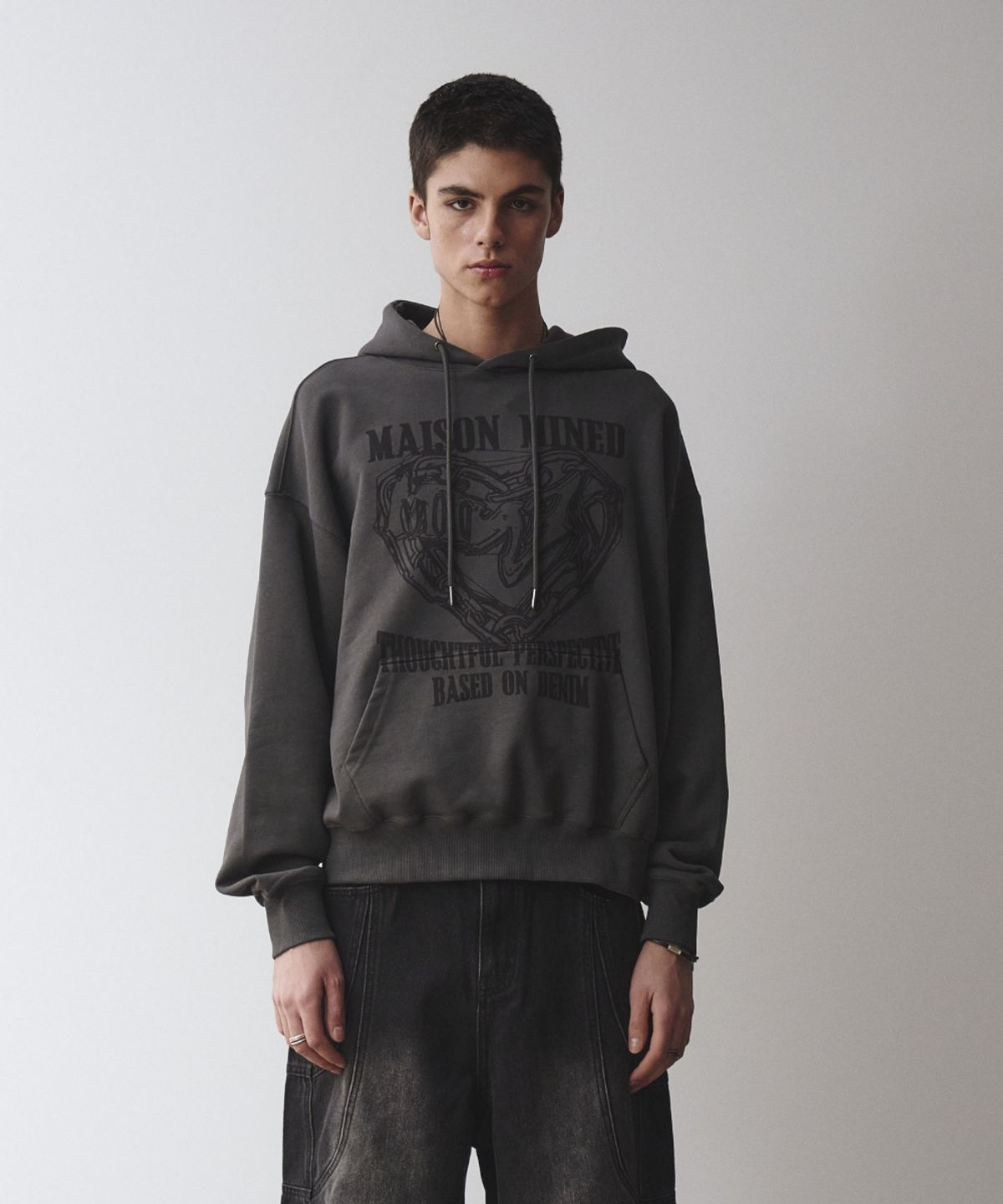 메종미네드(MAISON MINED) [8COLOR] DOODLE HEART HOODIE