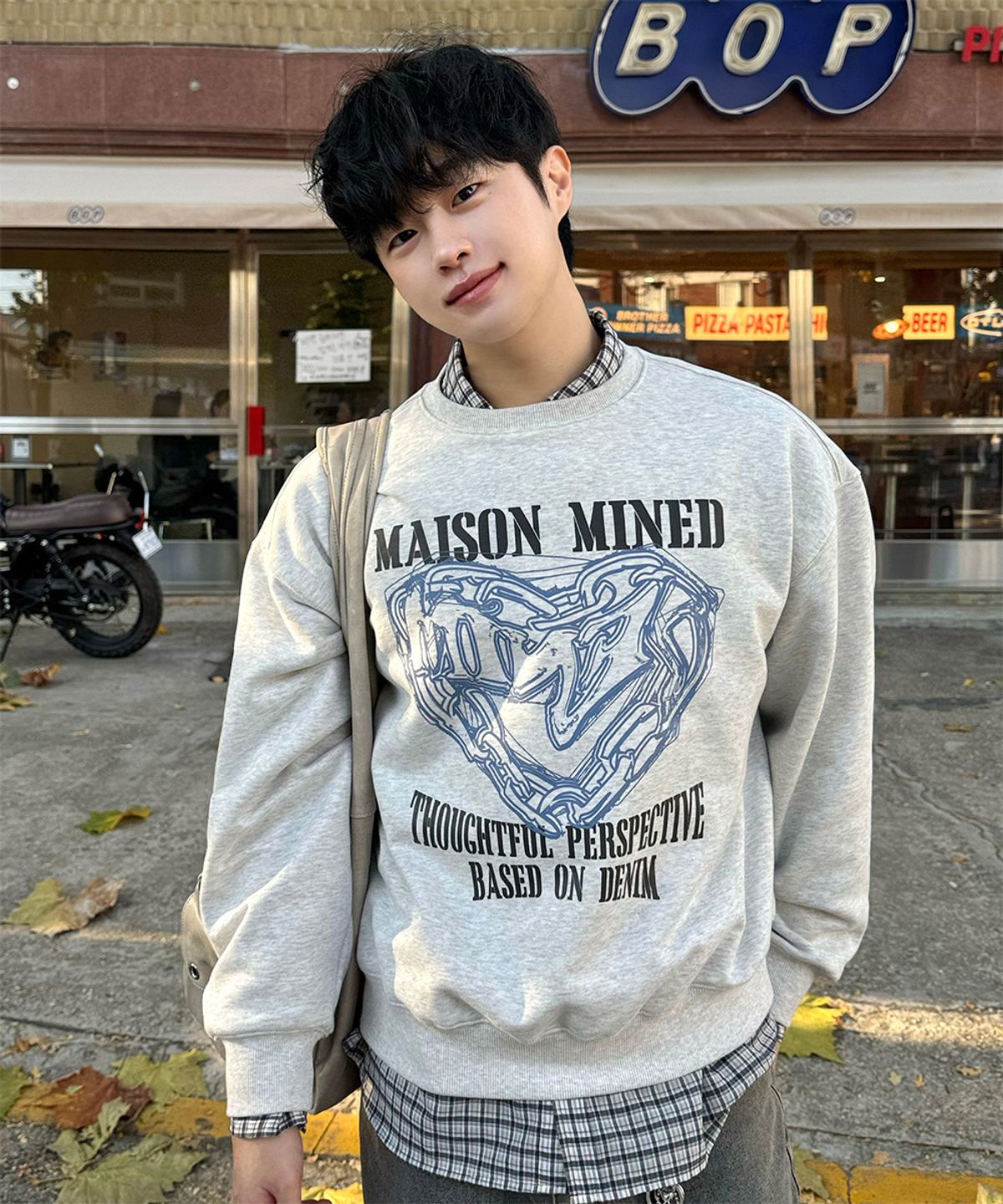 메종미네드(MAISON MINED) [4COLOR] DOODLE HEART SWEATSHIRTS