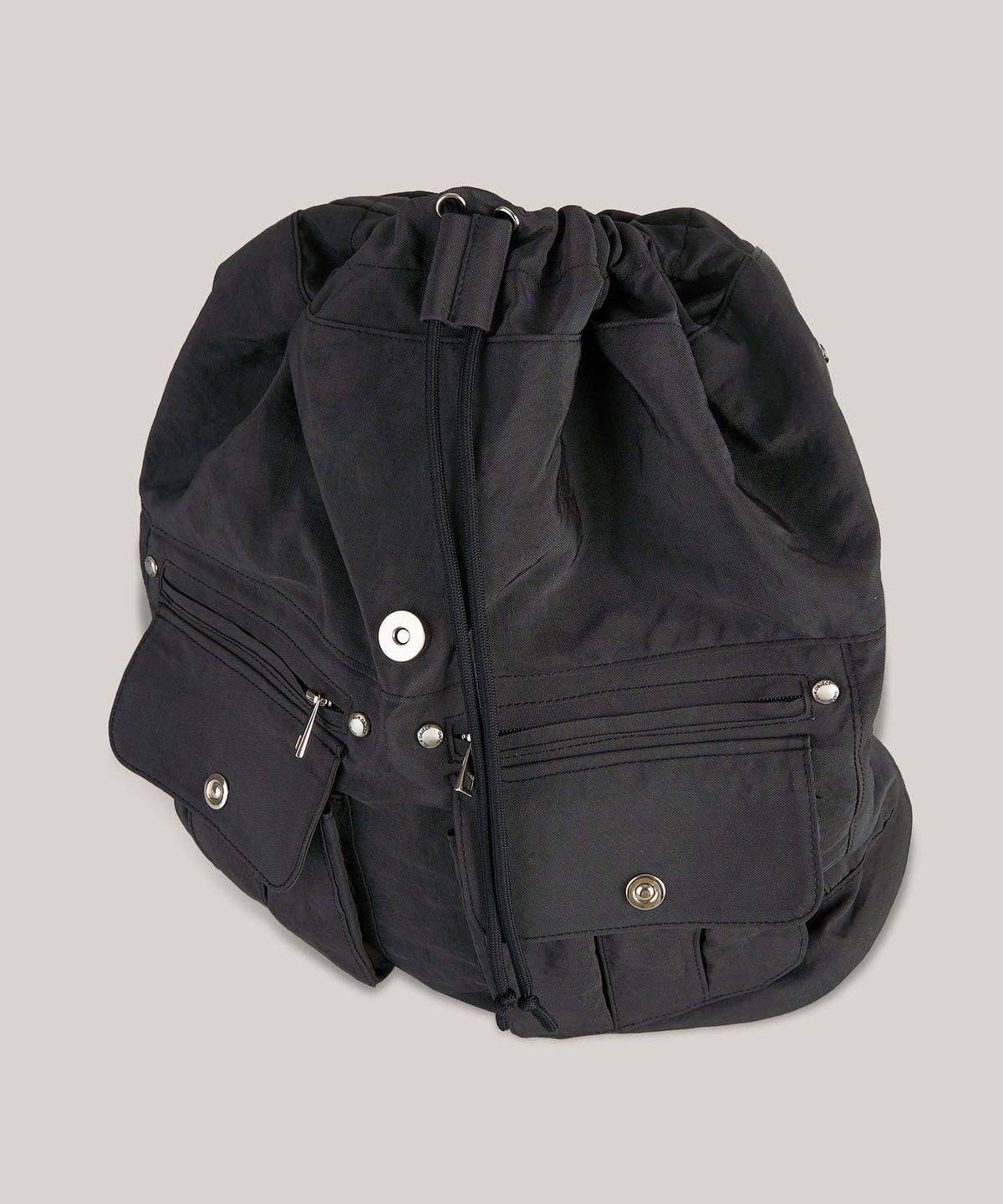 아우로(OURO) MULTI STUD BACKPACK [ CHARCOAL ]