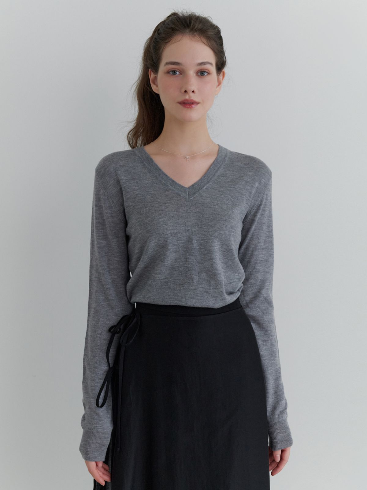 리엘(RE L) Fond v-neck knit (gray)