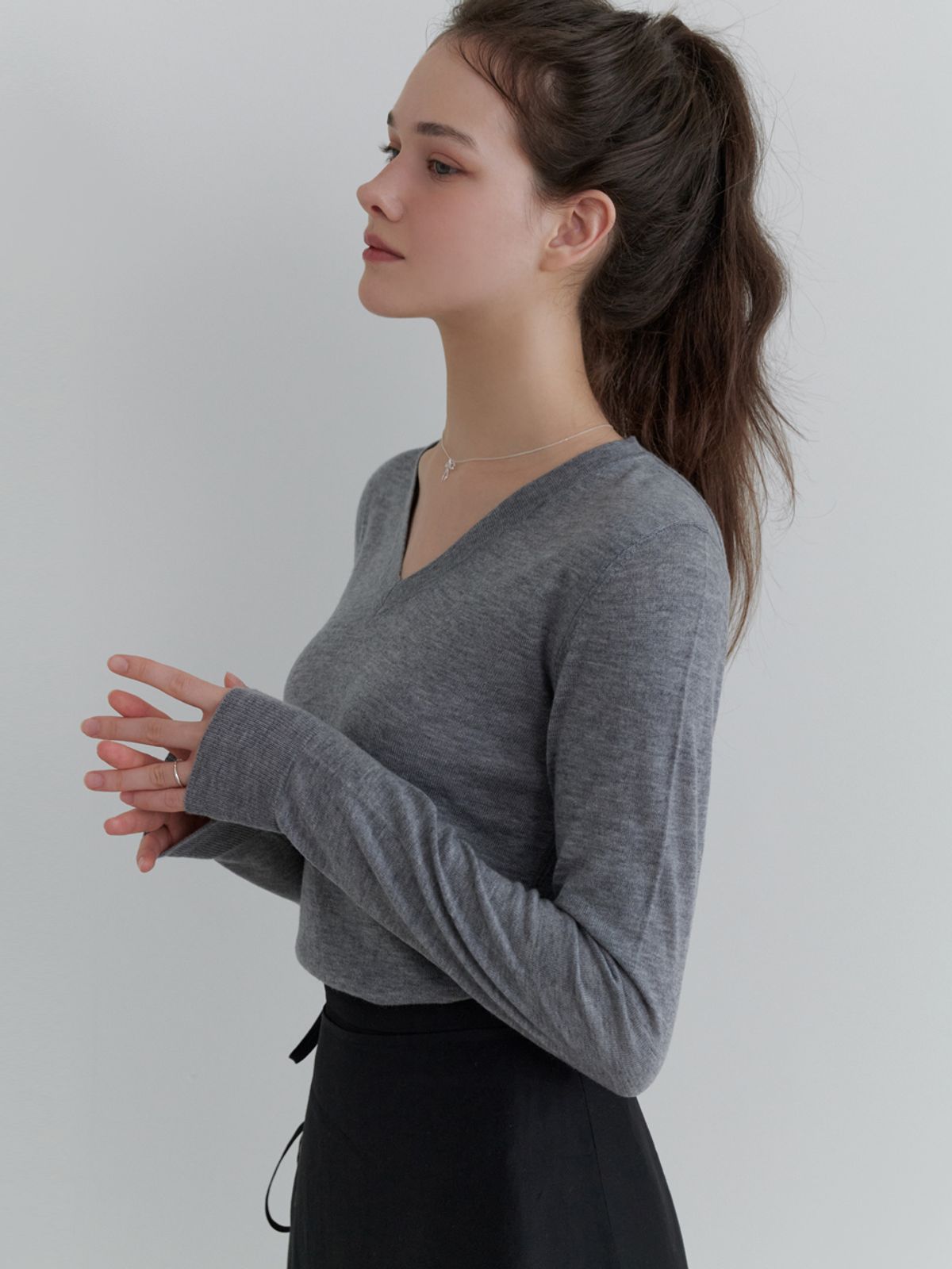 리엘(RE L) Fond v-neck knit (gray)