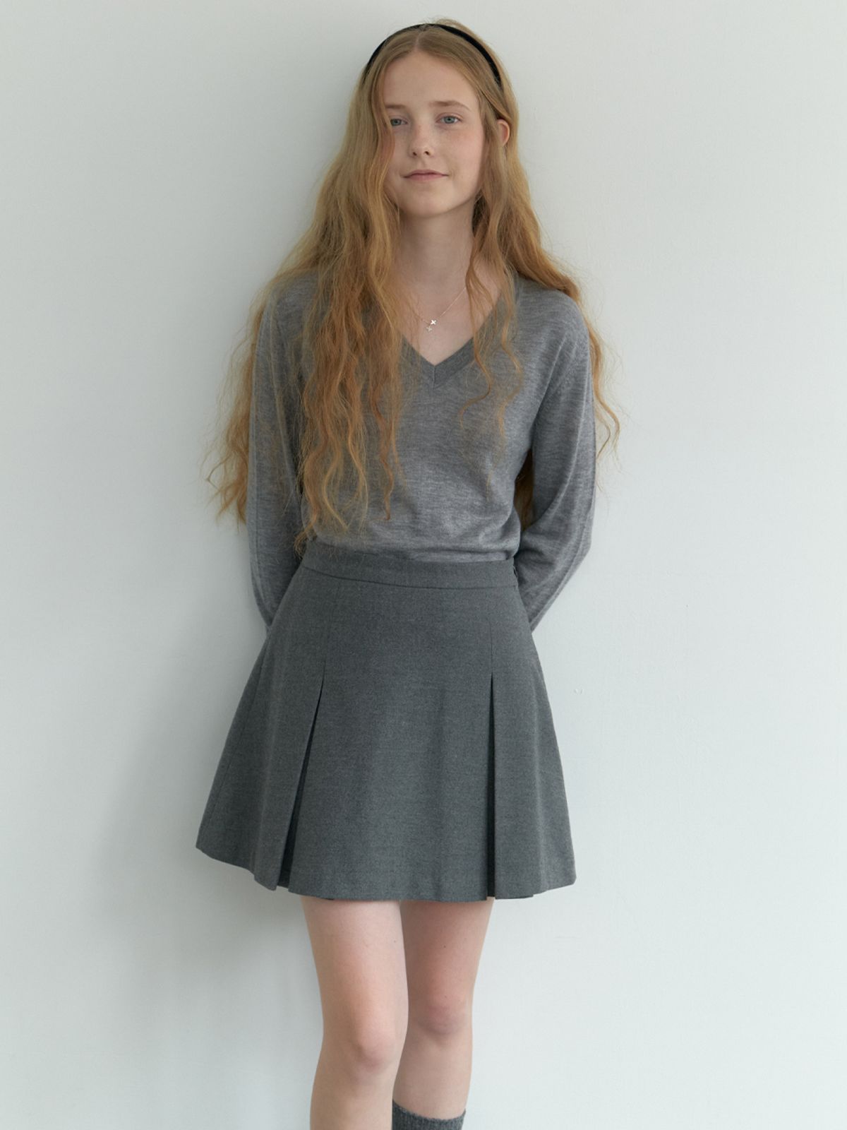 리엘(RE L) Fond v-neck knit (gray)