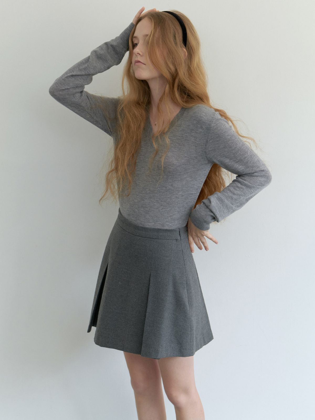 리엘(RE L) Fond v-neck knit (gray)