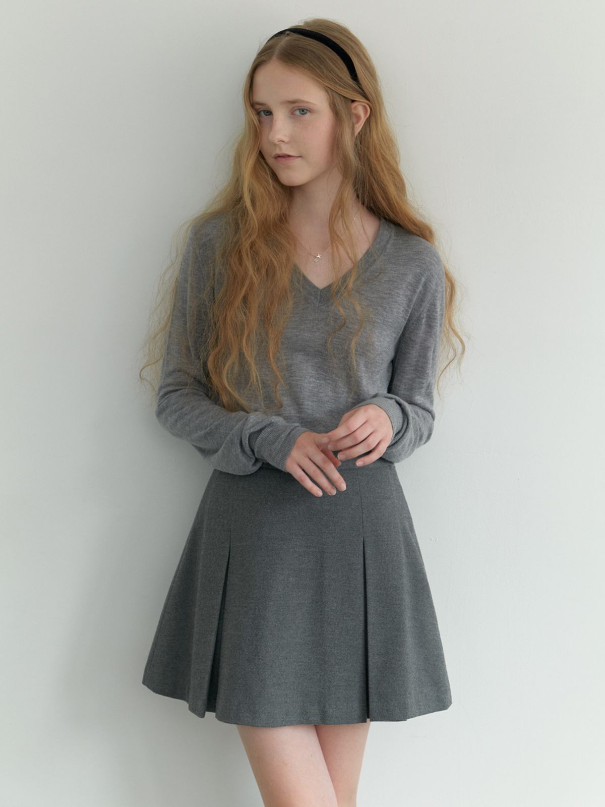 리엘(RE L) Fond v-neck knit (gray)