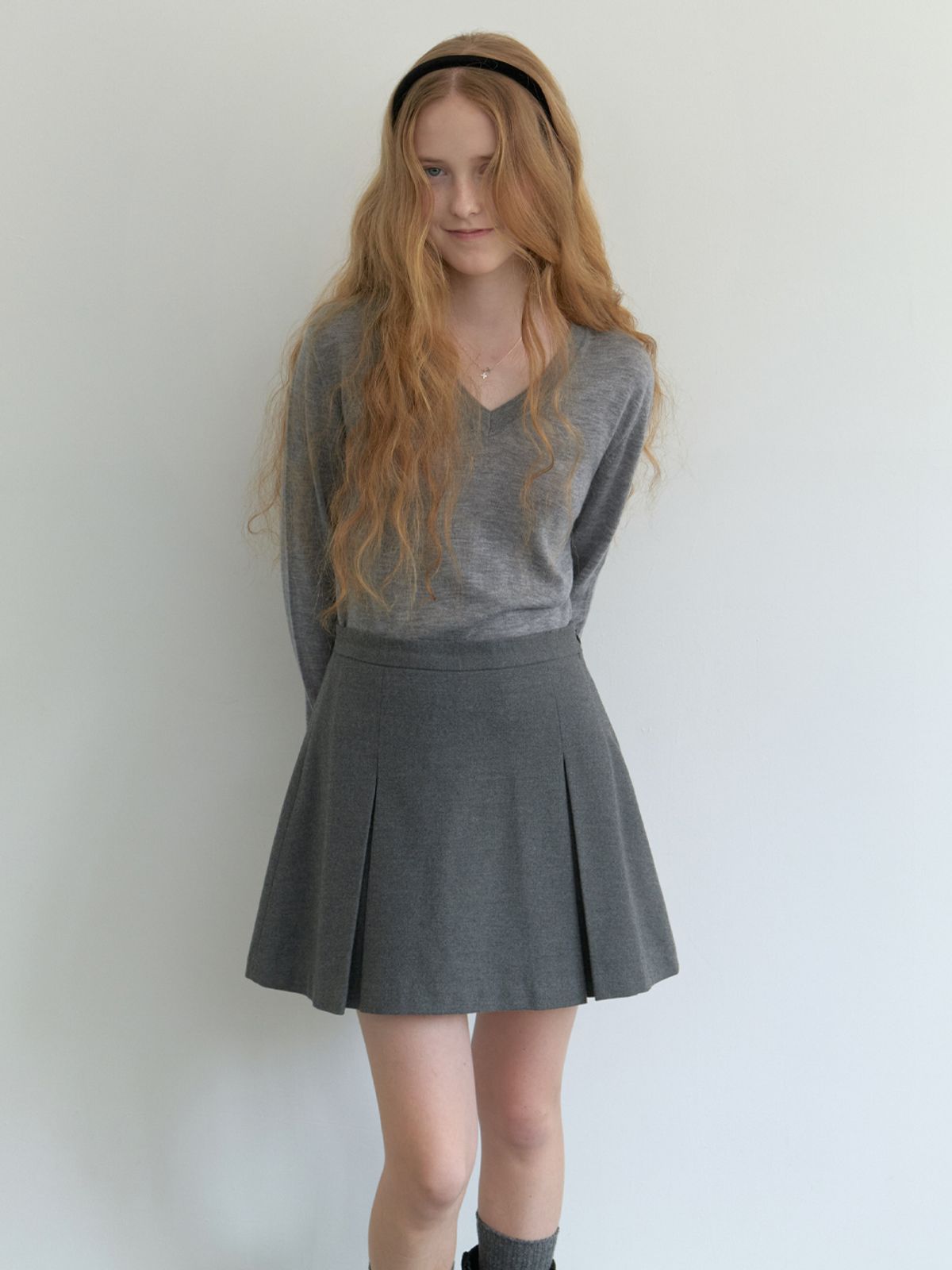 리엘(RE L) Fond v-neck knit (gray)
