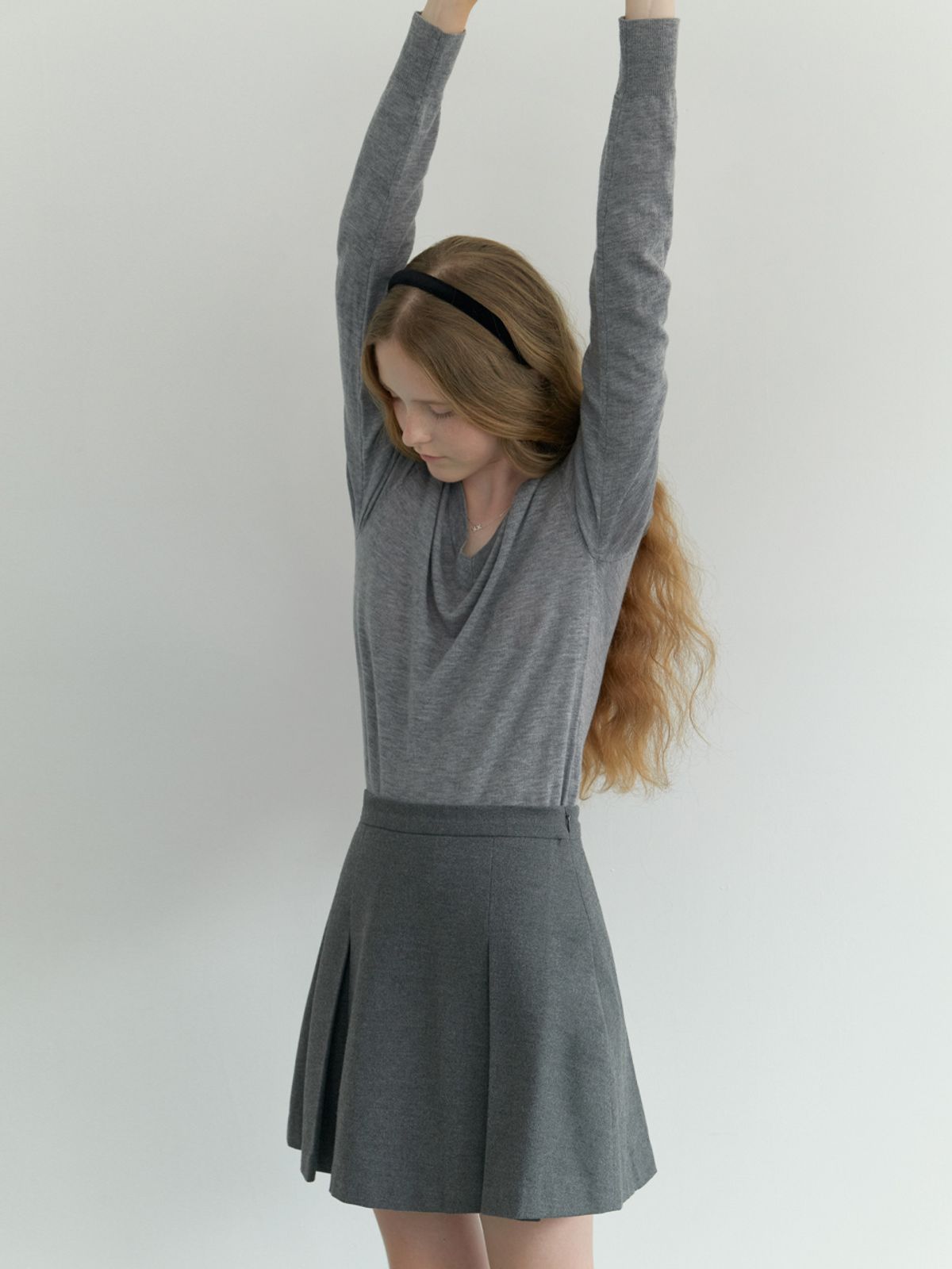 리엘(RE L) Fond v-neck knit (gray)