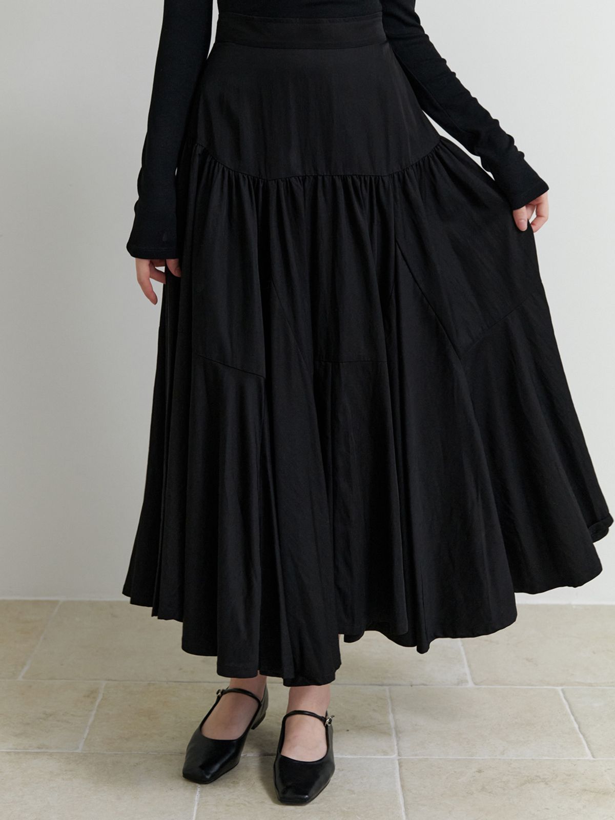 리엘(RE L) Vanilla shirring skrit (black)