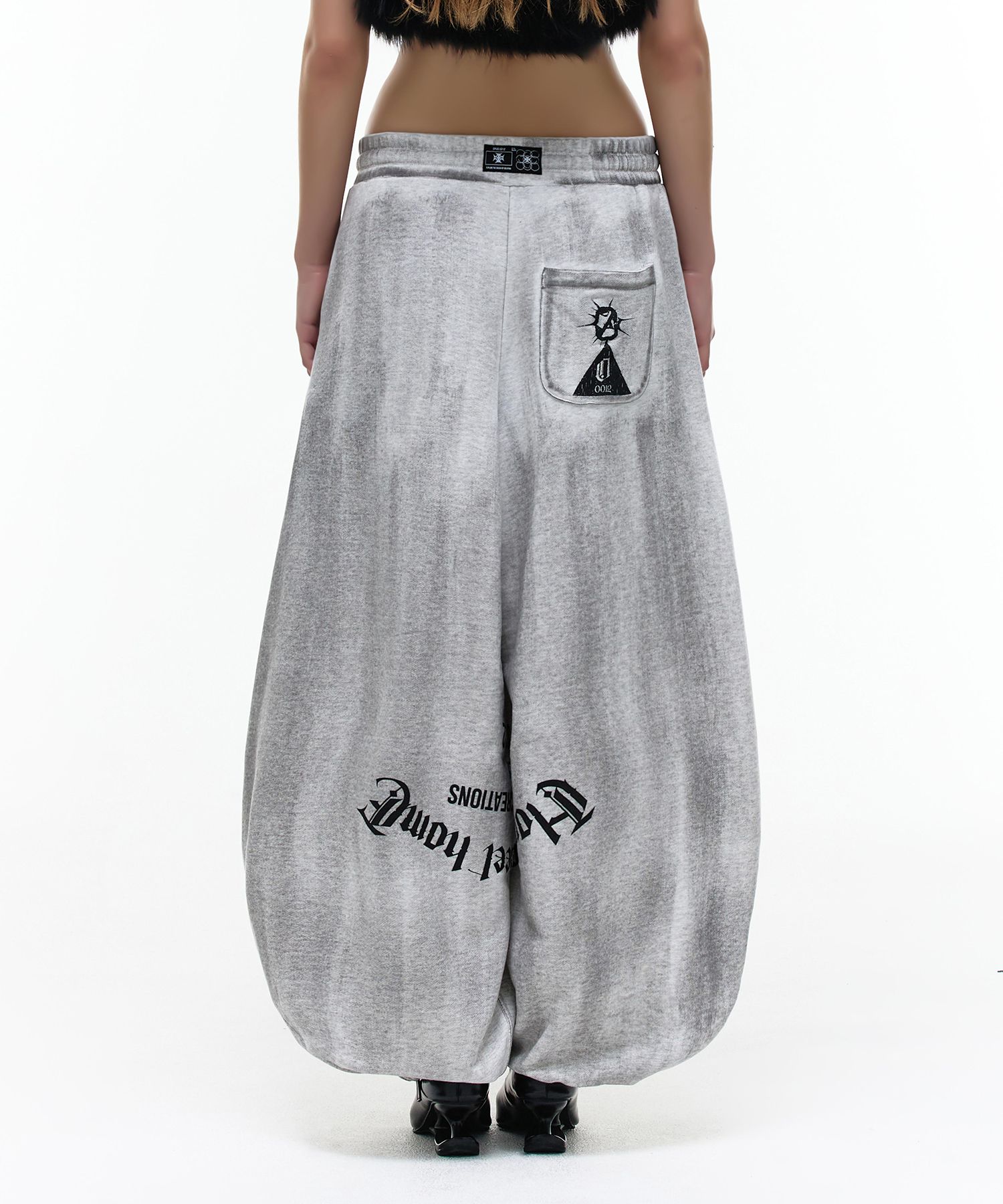 MUSINSA | OPUS 0012 Op. 08 SWEET FAMILY BALLOON SWEAT PANTS DIRTY
