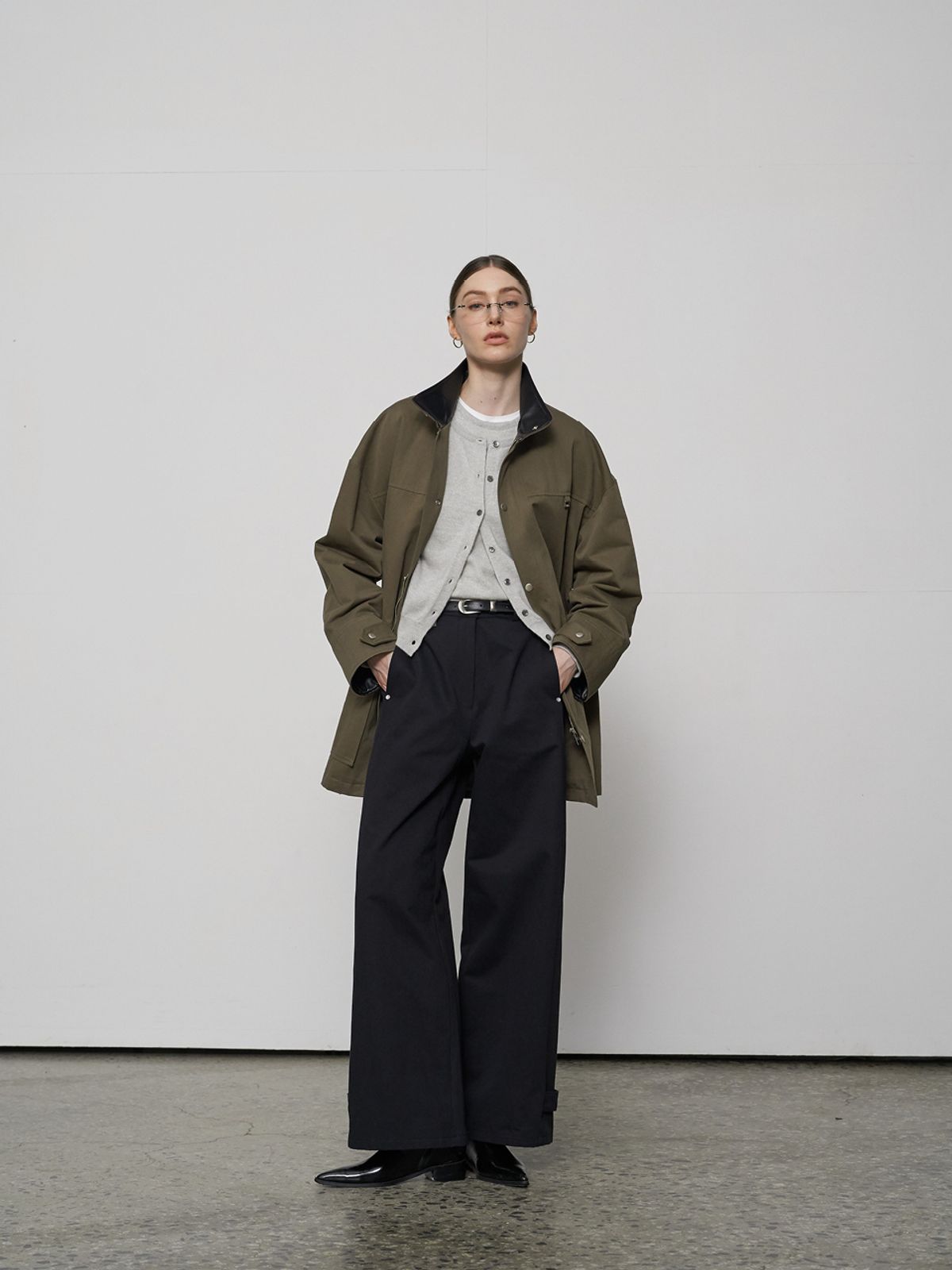 프롬웨얼(FROMWHERE) Cutting Line Cotton Pants Black