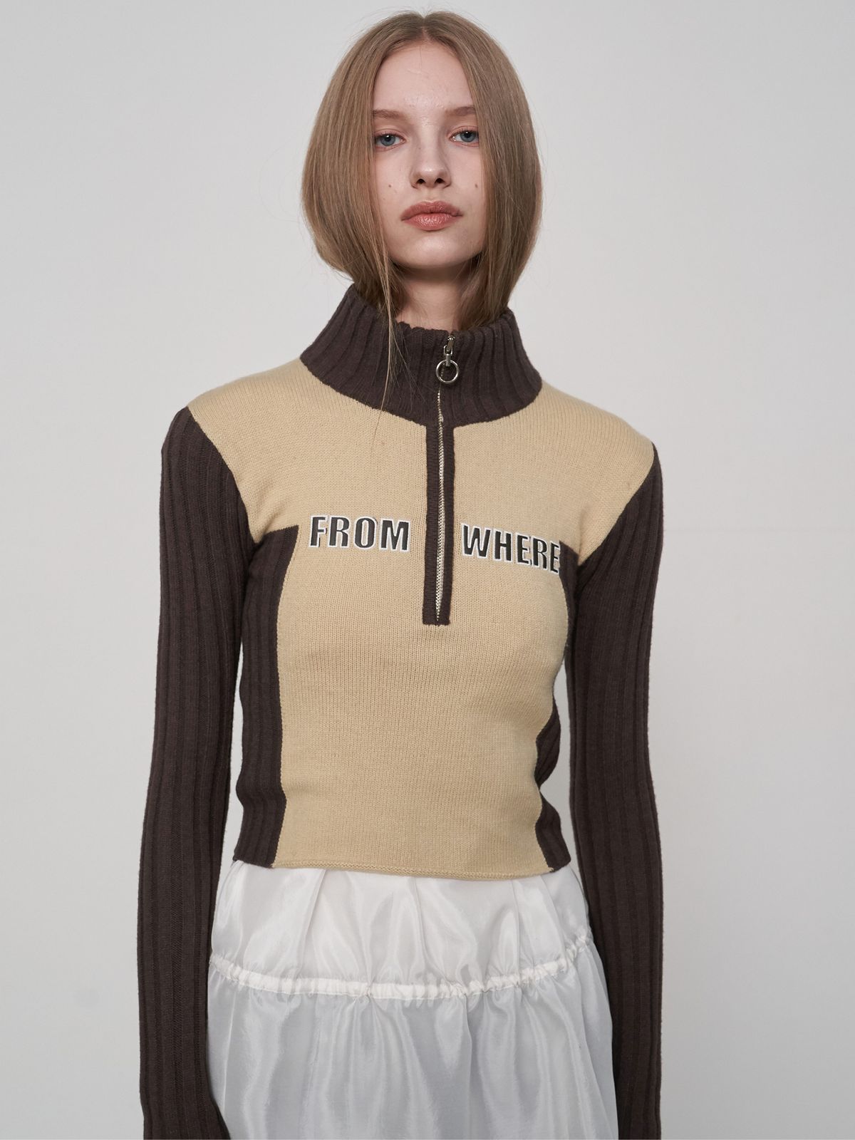 프롬웨얼(FROMWHERE) Applique Zip-Up Sweater Brown
