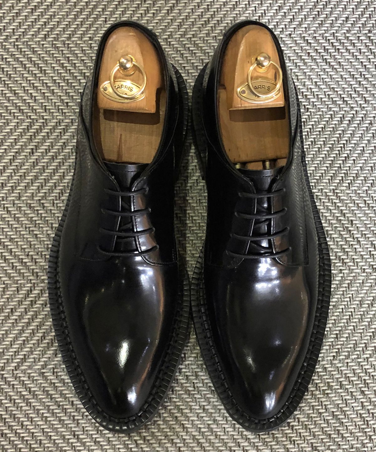 조앤슈(JOENSHOE) 슈만 슬림 옥스퍼드 워커 블랙