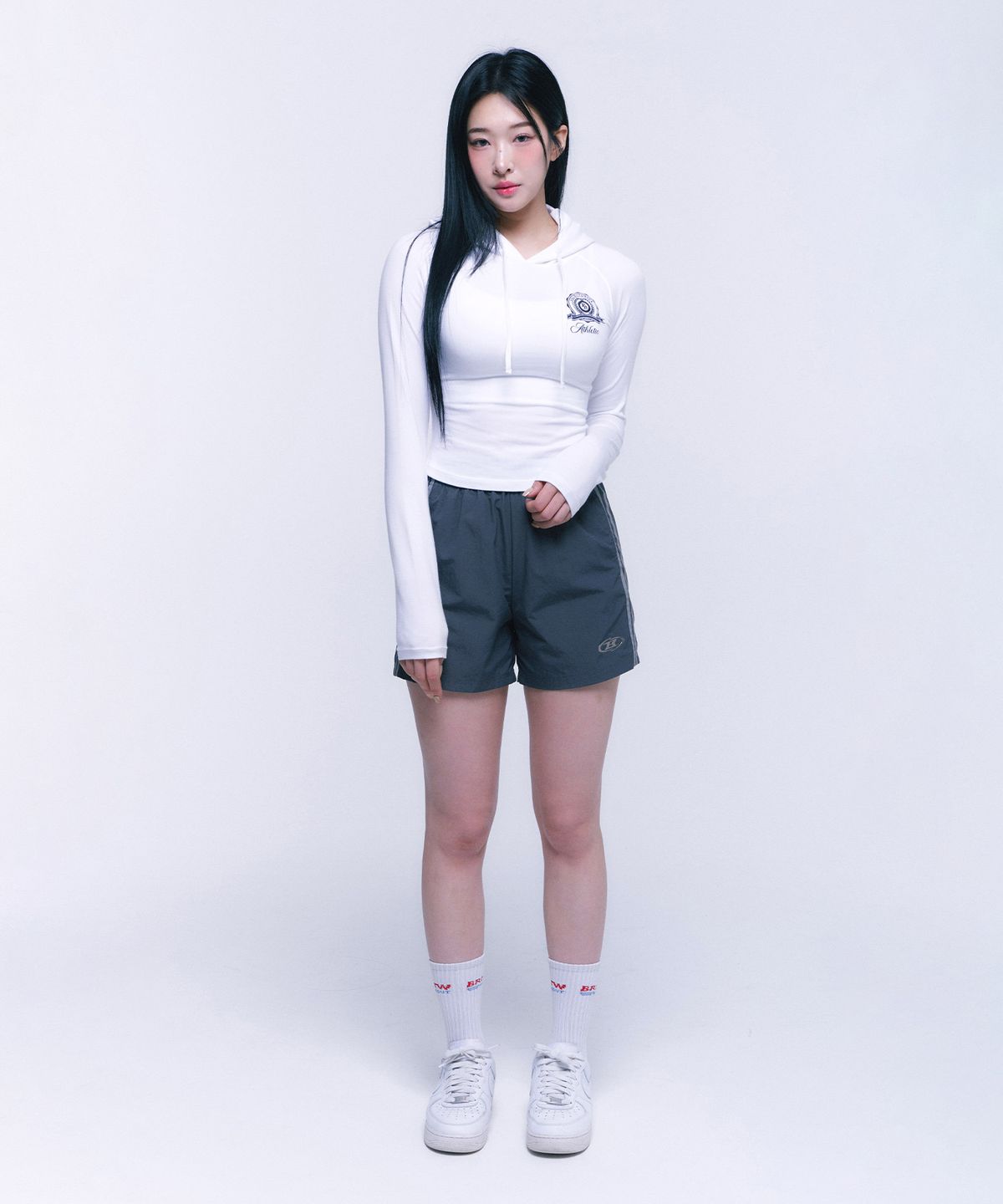 본투윈(BORN TO WIN) ATHLETIC EMBLEM SLIM HOODIE [WHITE]