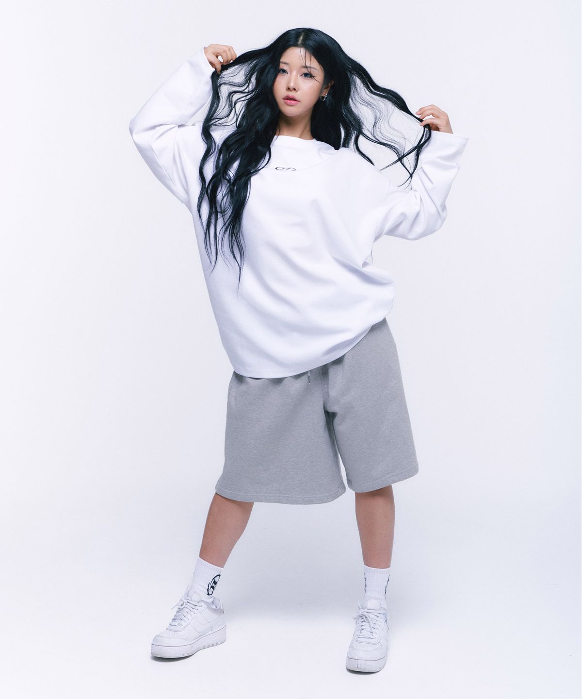 본투윈(BORN TO WIN) SILVER B OVER FIT LONGSLEEVE [WHITE]