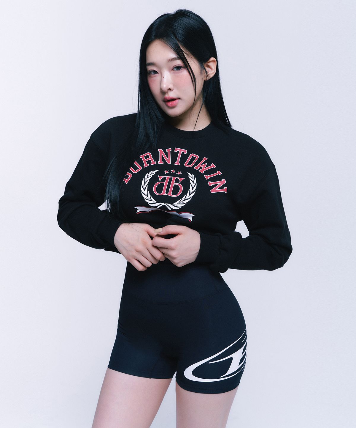 본투윈(BORN TO WIN) DOUBLE B EMBLEM CROP SWEATSHIRTS [BLACK]