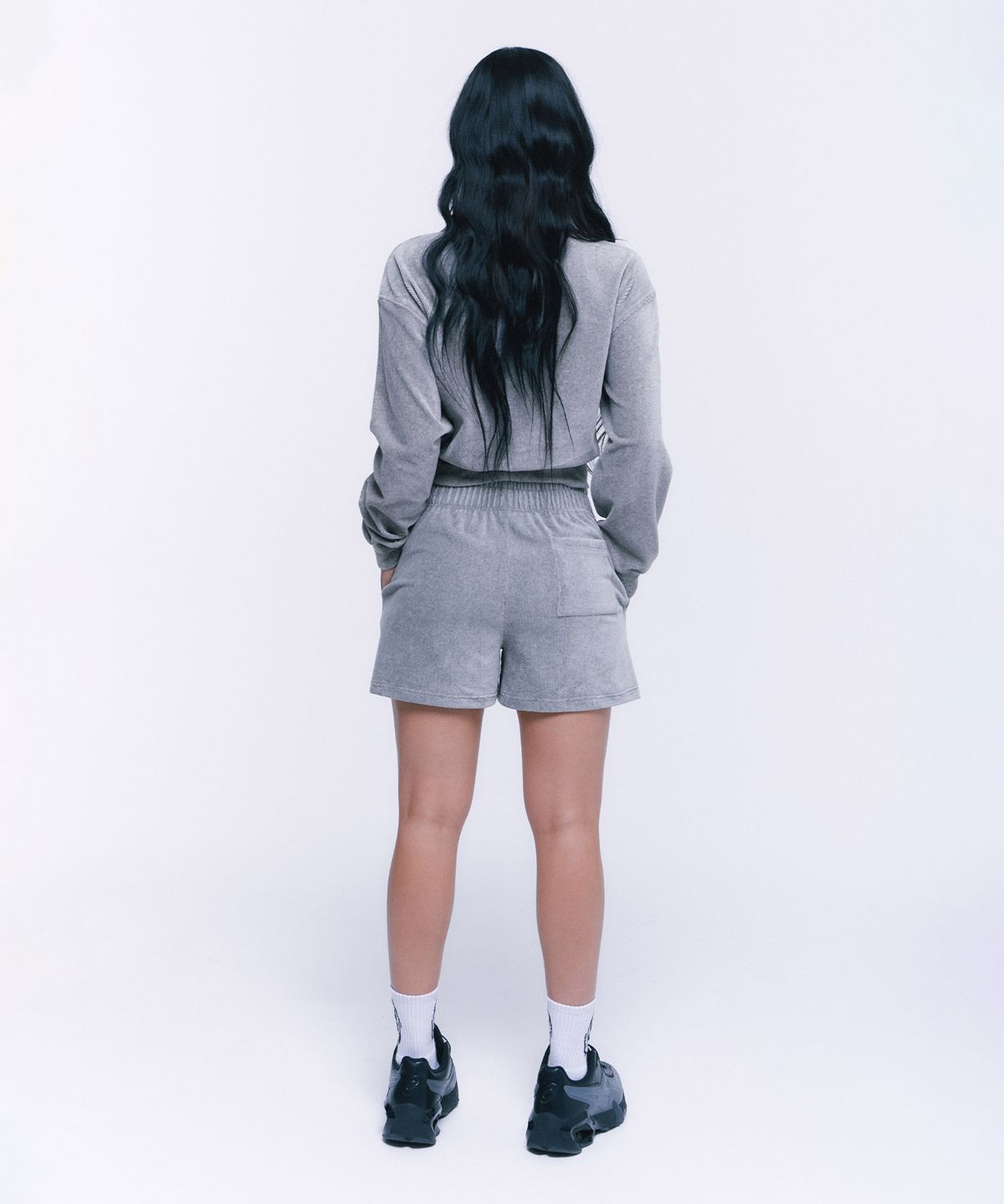 본투윈(BORN TO WIN) B CHROME VELOUR SHORTS [MELANGE GREY]