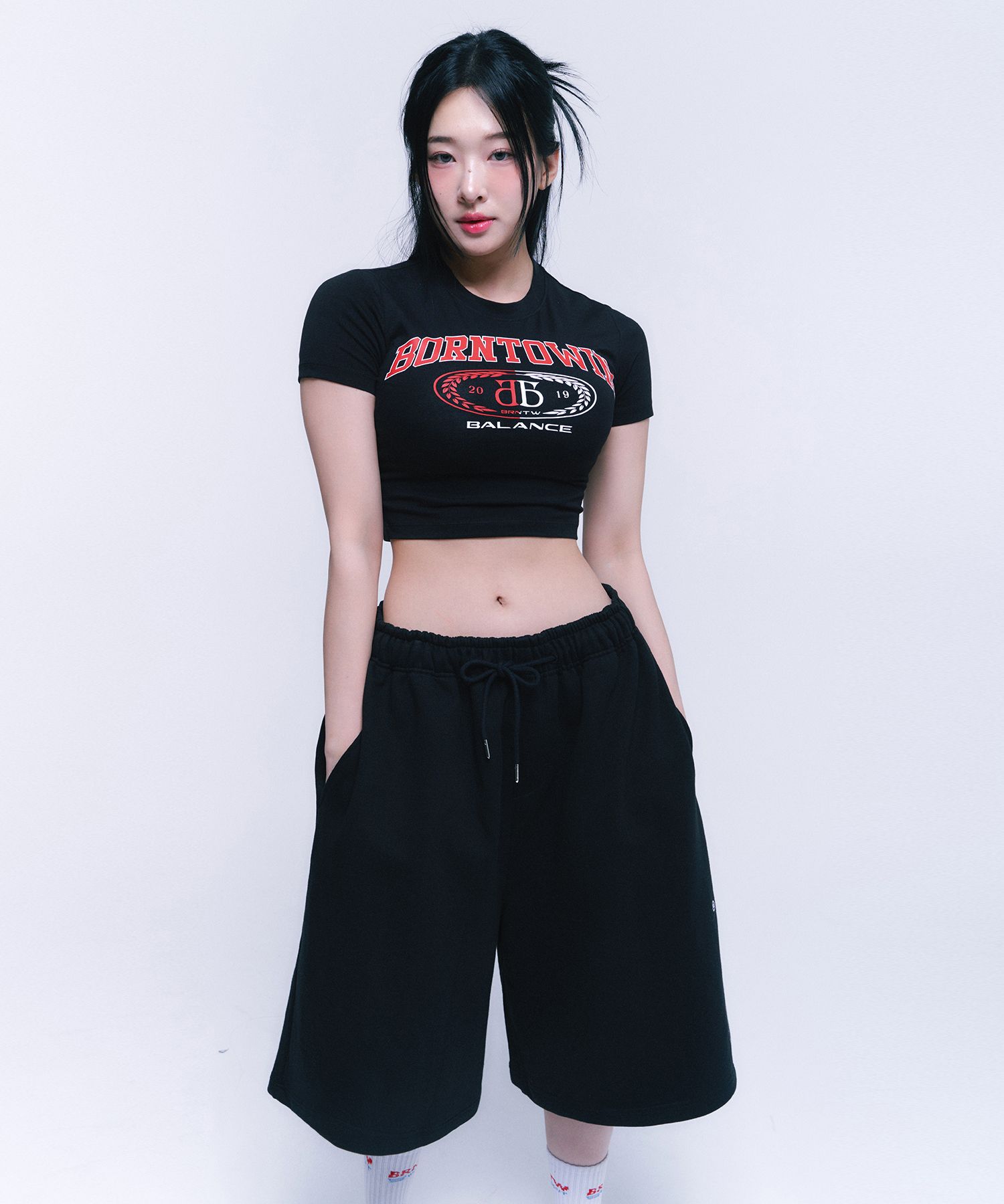 MUSINSA | BORN TO WIN DOUBLE B EMBLEM CROP T-SHIRTS [BLACK]