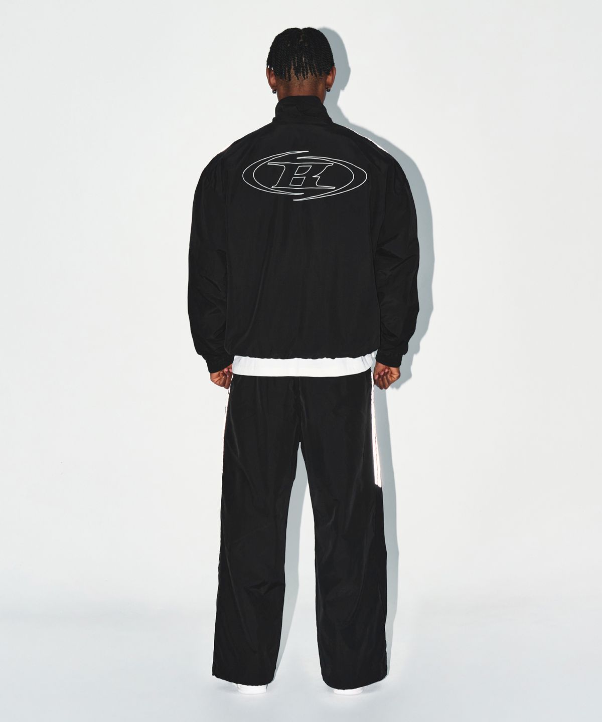본투윈(BORN TO WIN) REFLECTIVE LINE BIG SYMBOL ANORAK JACKET [BLACK]
