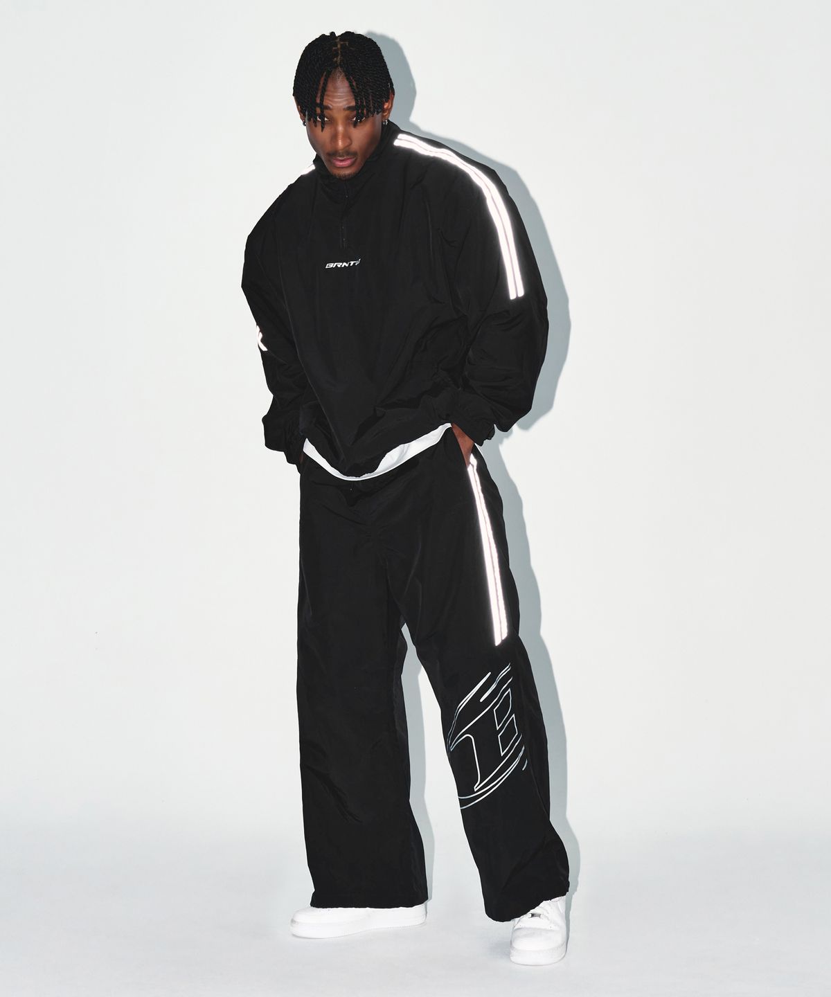 본투윈(BORN TO WIN) REFLECTIVE LINE BIG SYMBOL ANORAK JACKET [BLACK]