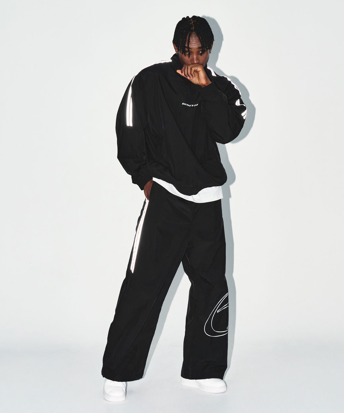 본투윈(BORN TO WIN) REFLECTIVE LINE BIG SYMBOL ANORAK JACKET [BLACK]
