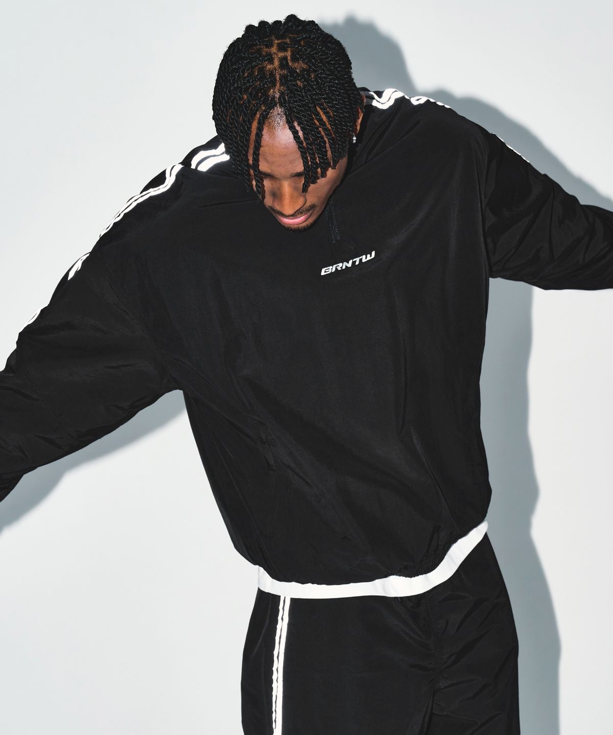 본투윈(BORN TO WIN) REFLECTIVE LINE BIG SYMBOL ANORAK JACKET [BLACK]