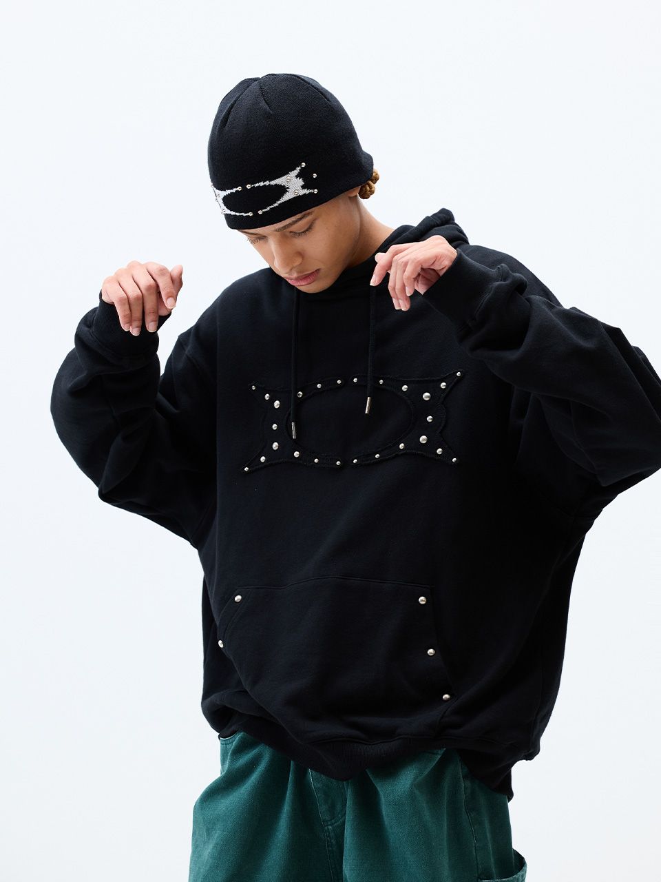 MUSINSA | CRITIC WORMHOLE STUD HOODIE BLACK