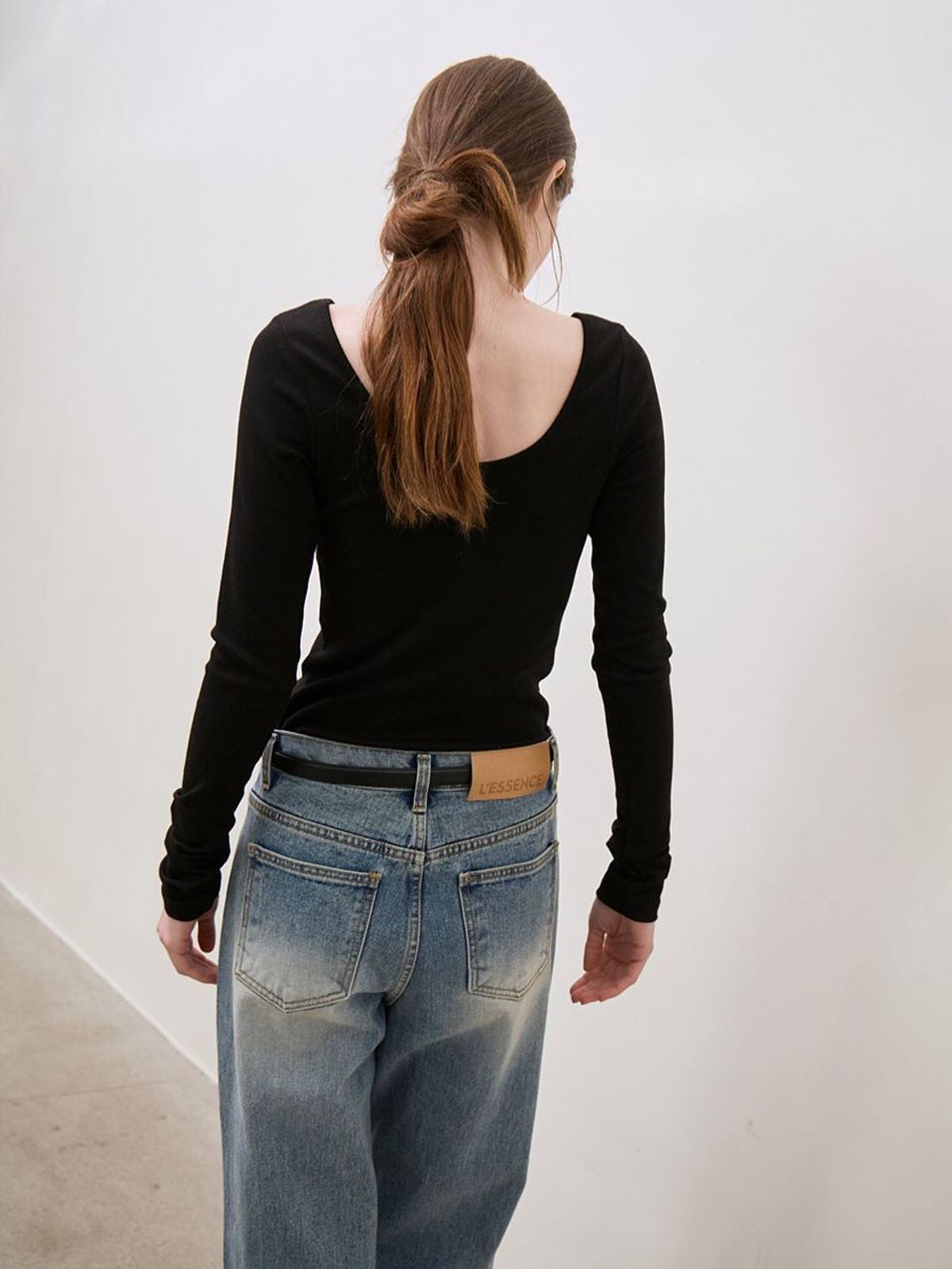 르(LE) back scoop neck long sleeves (black)