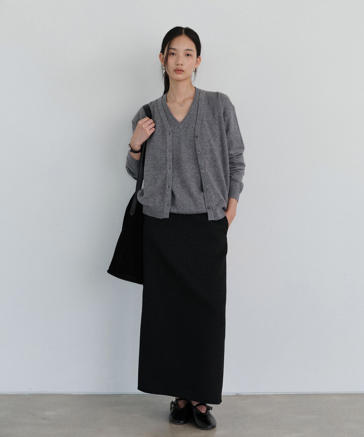 유라고(URAGO) Washable V-neck knit & cardigan set