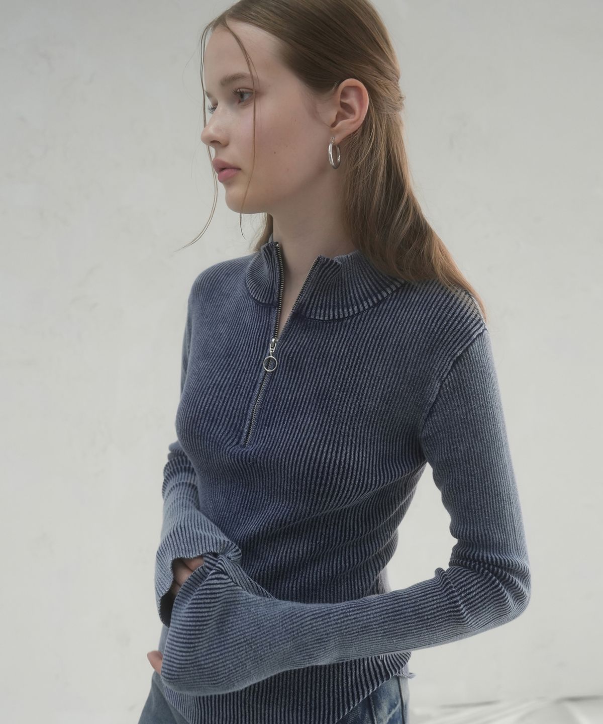 어반드레스(AVANDRESS) May Bell Sleeve Half Zip-up Knit - 3COL