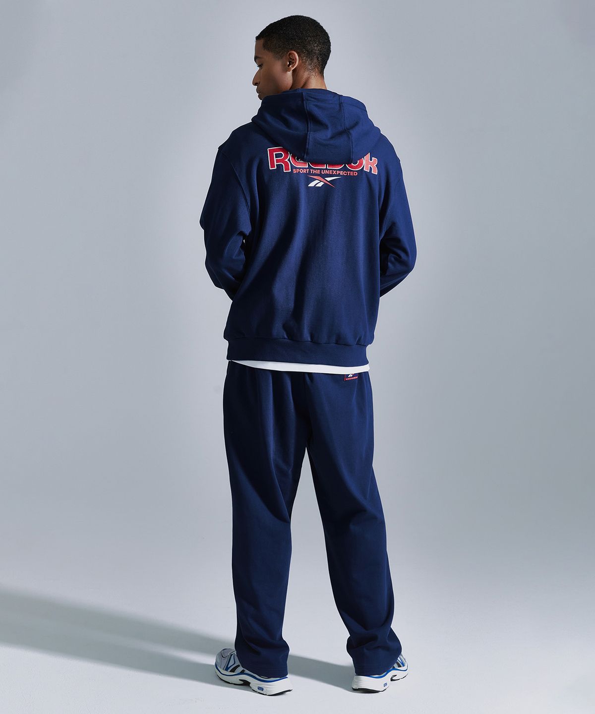 리복(REEBOK) 벡터 후드집업 - 네이비