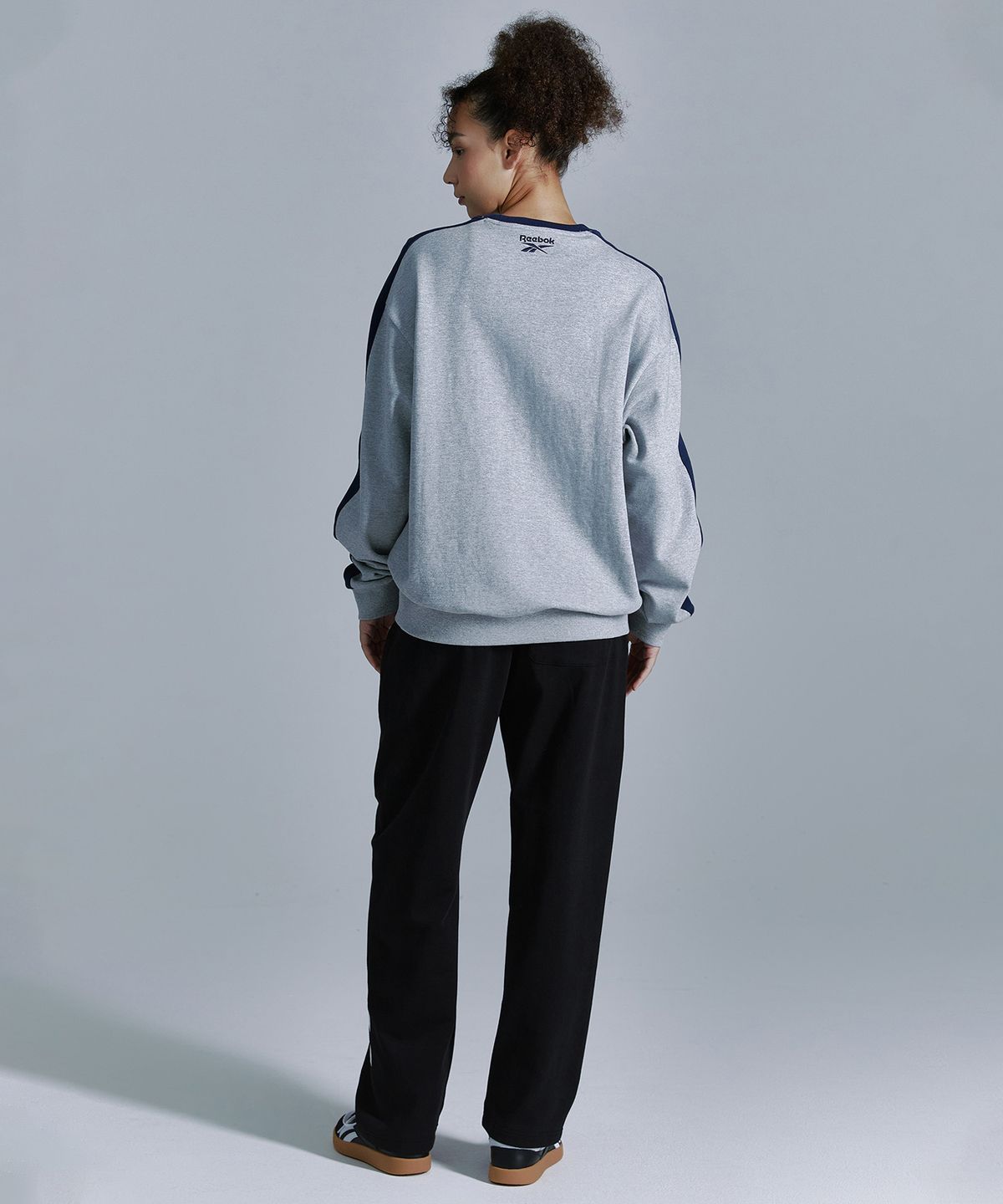 리복(REEBOK) 빅벡터 루즈핏 스웨트 팬츠 - 블랙