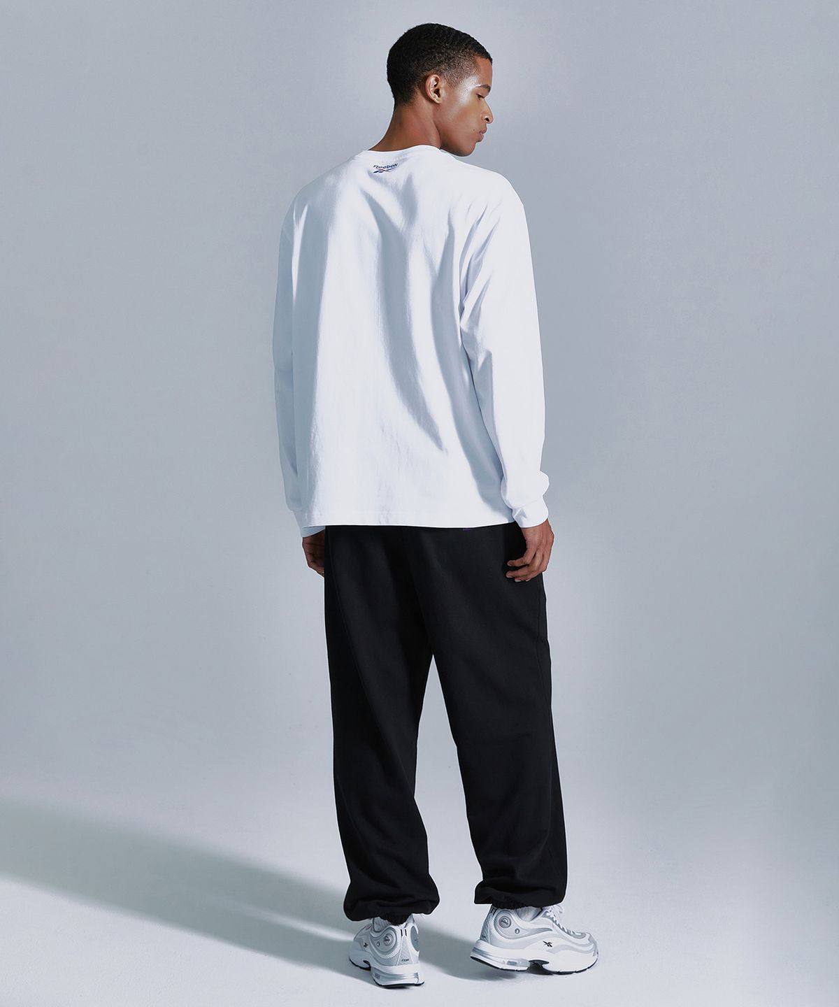 리복(REEBOK) 루즈핏 스웨트 조거 팬츠 - 블랙