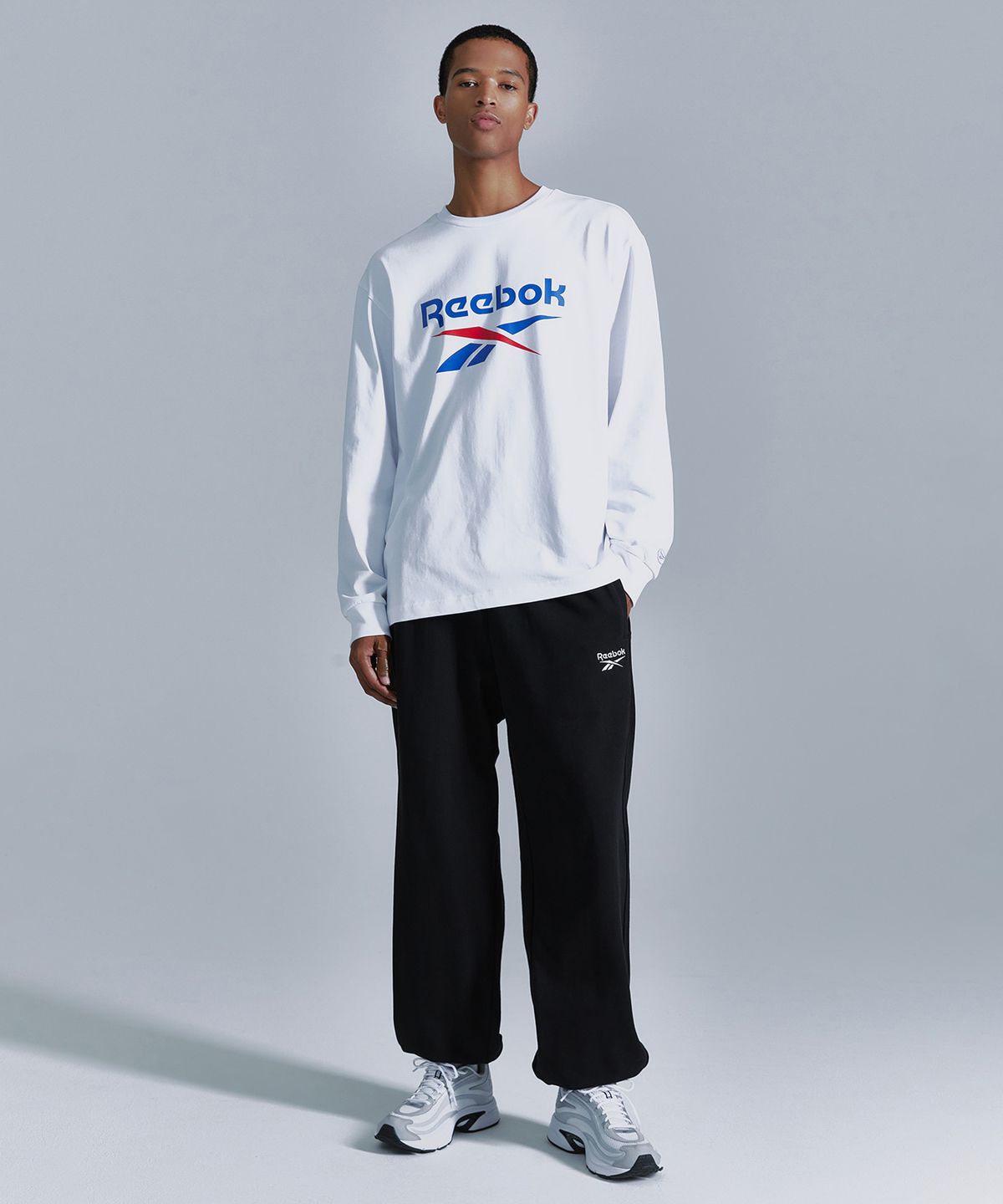 리복(REEBOK) 루즈핏 스웨트 조거 팬츠 - 블랙