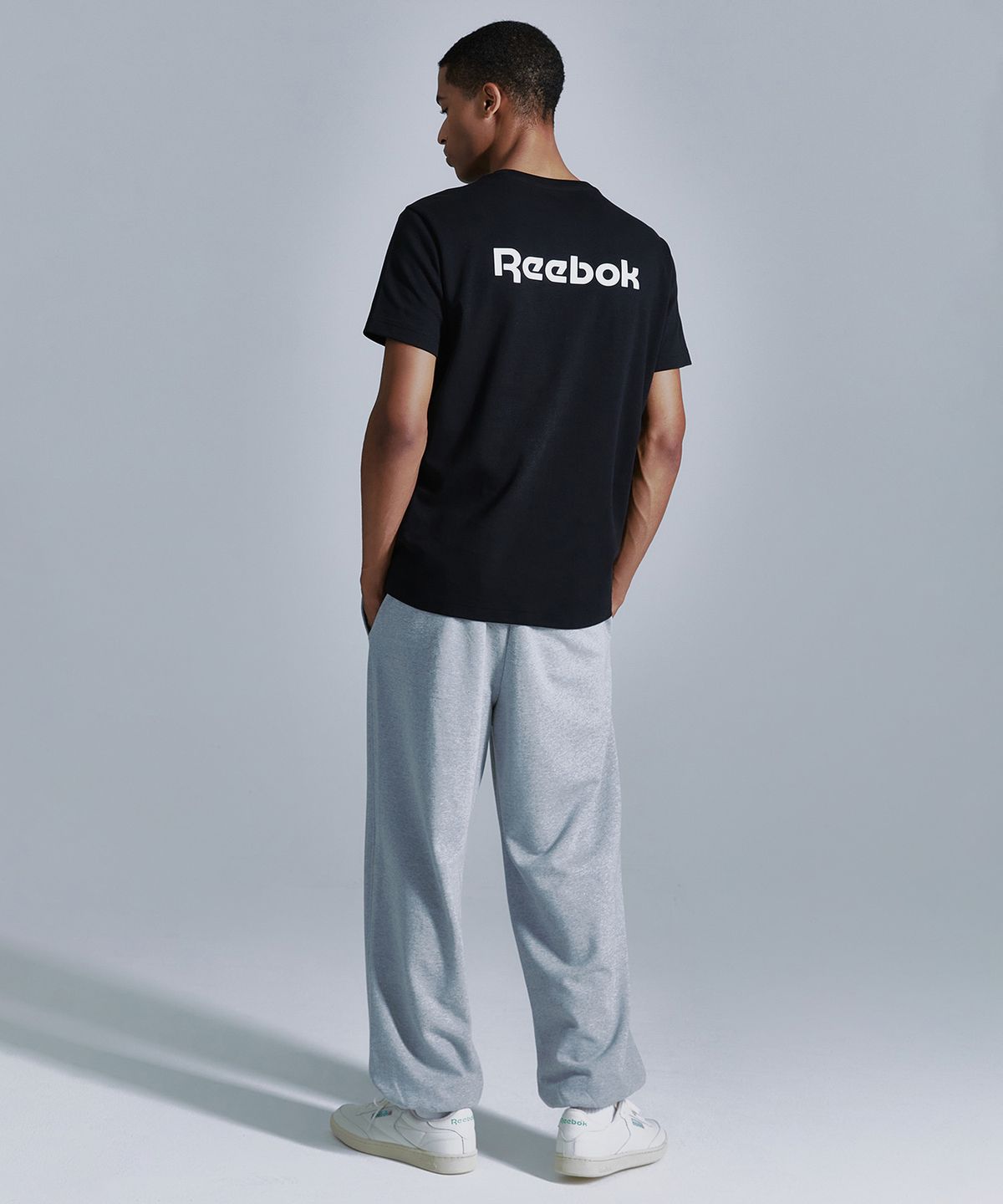 리복(REEBOK) 루즈핏 스웨트 조거 팬츠 - 그레이