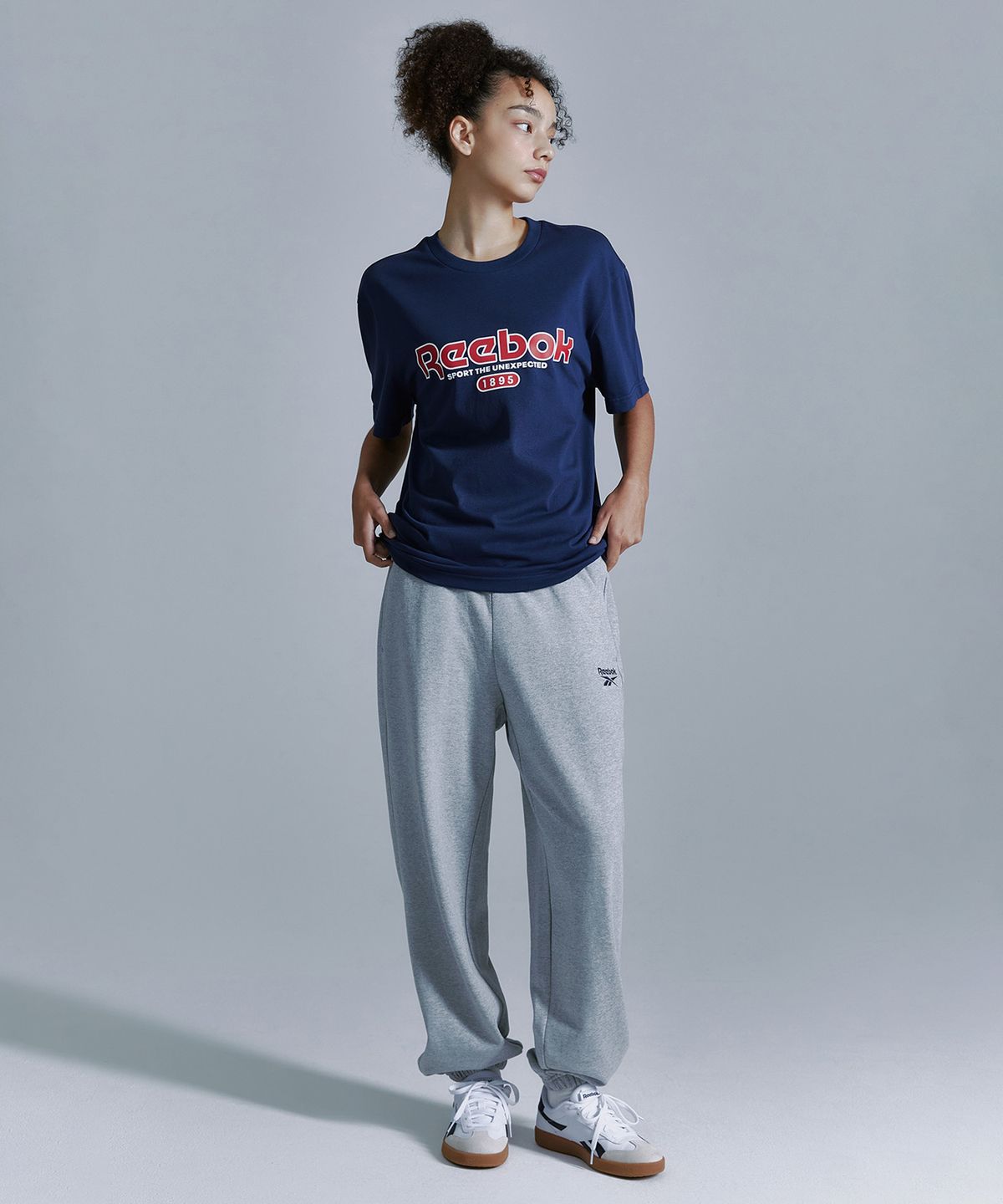 리복(REEBOK) 루즈핏 스웨트 조거 팬츠 - 그레이