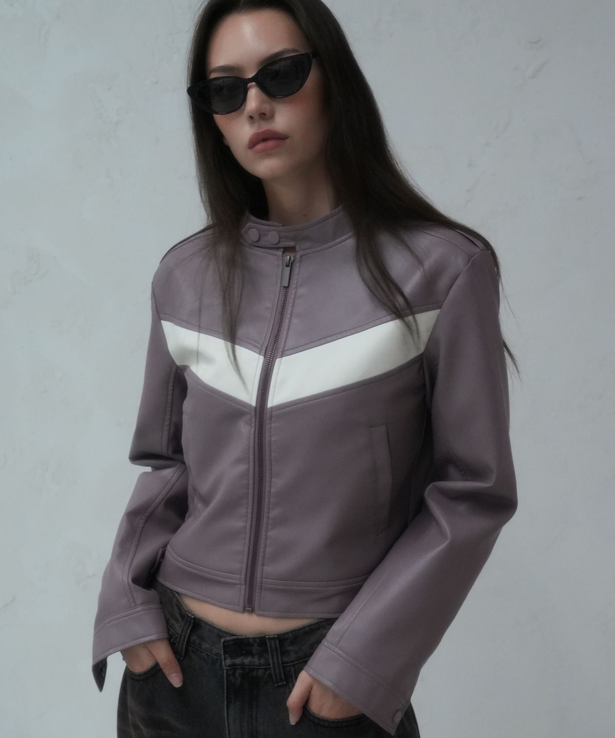 어반드레스(AVANDRESS) V Vegan Leather Short Jacket BLACK