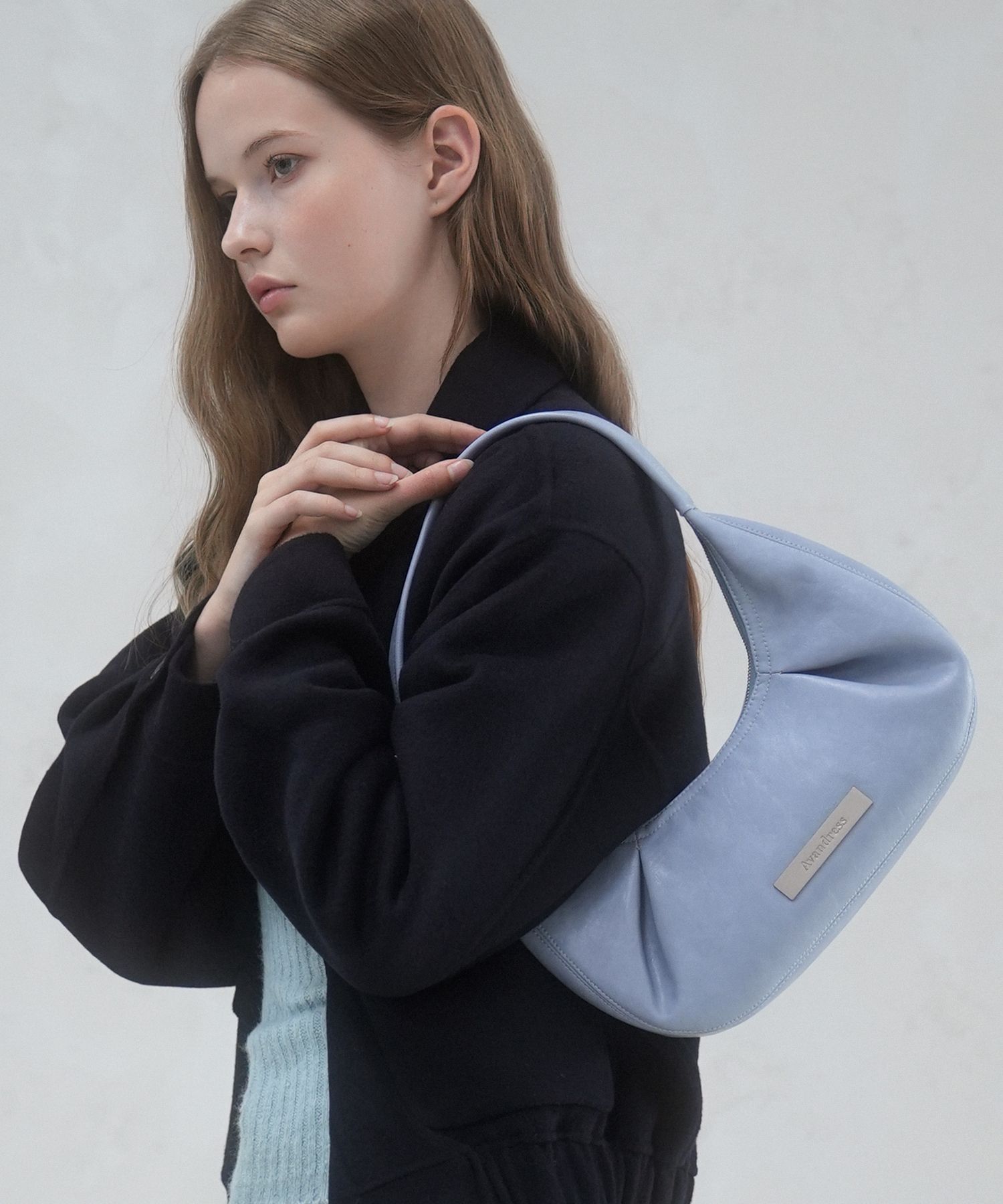 AVANDRESS★韓国★人気★Mini-hole Curve Shoulder Bag - 4COL MUSINSA | AVANDRESS Mini-hole Curve Shoulder Bag - 4COL