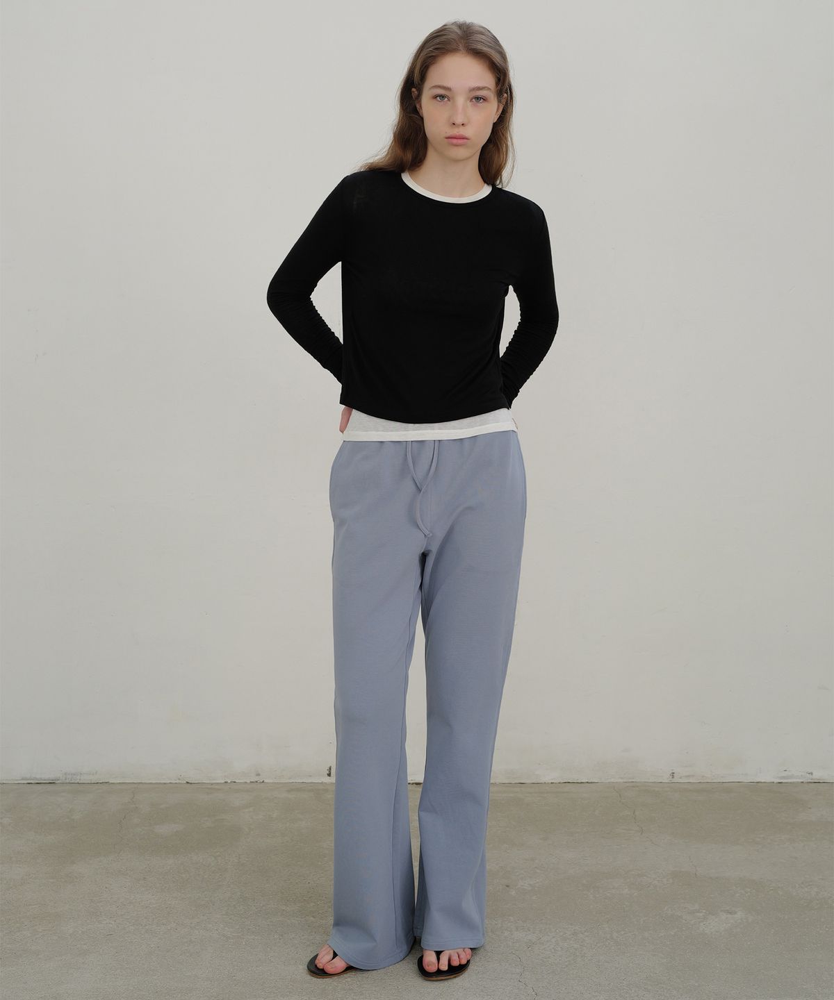 앤니즈(ANDNEEDS) Essential slim span pants (blue)