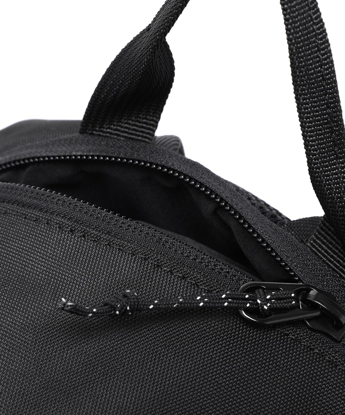 이스트쿤스트(ISTKUNST) UTILITY 18 BACKPACK_BLACK(IK2EFMAB40A)