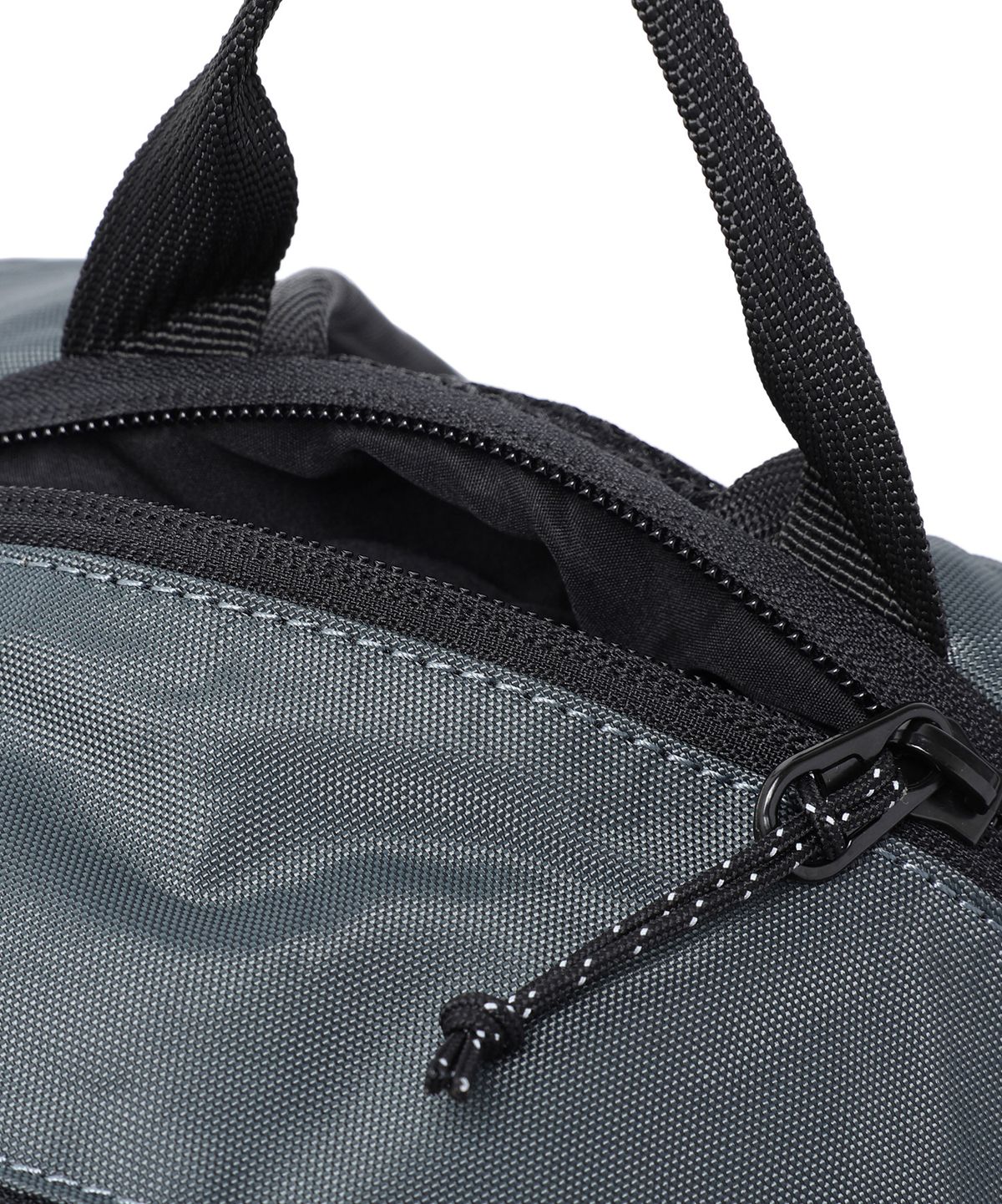 이스트쿤스트(ISTKUNST) UTILITY 18 BACKPACK_CHARCOAL(IK2EFMAB40A)