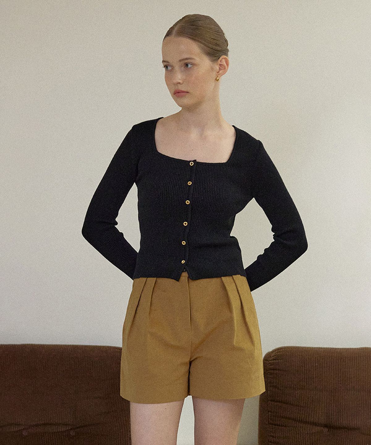 하우스 오브 폰드(HOUSE OF POND) Squared button knit top (Ivory, Beige, Black)