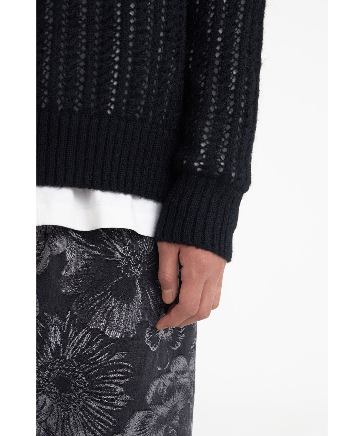 유스(YOUTH) Meshed Mohair Sweater_Black