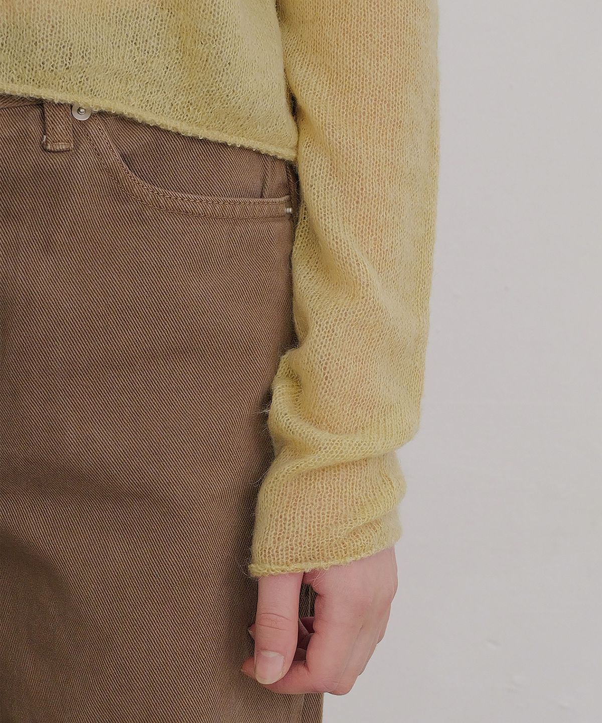 앤니즈(ANDNEEDS) Boat neck sheer knit (olive)