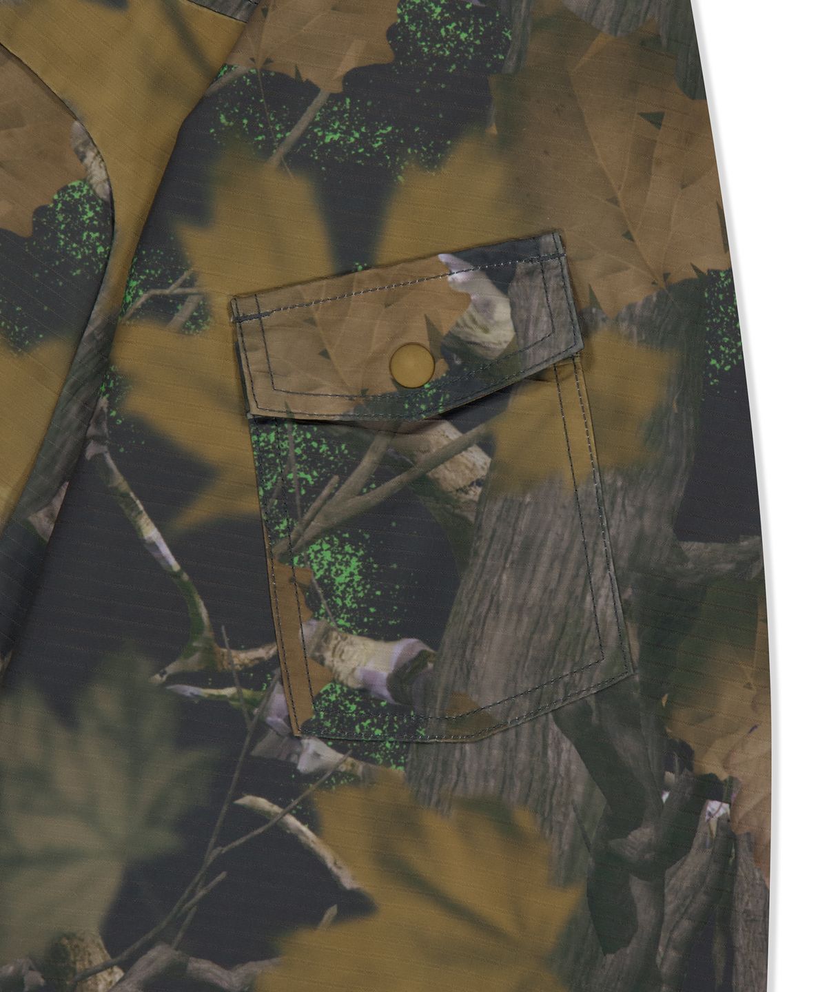 예스아이씨(YESEYESEE) Zephyros Windbreaker Camo