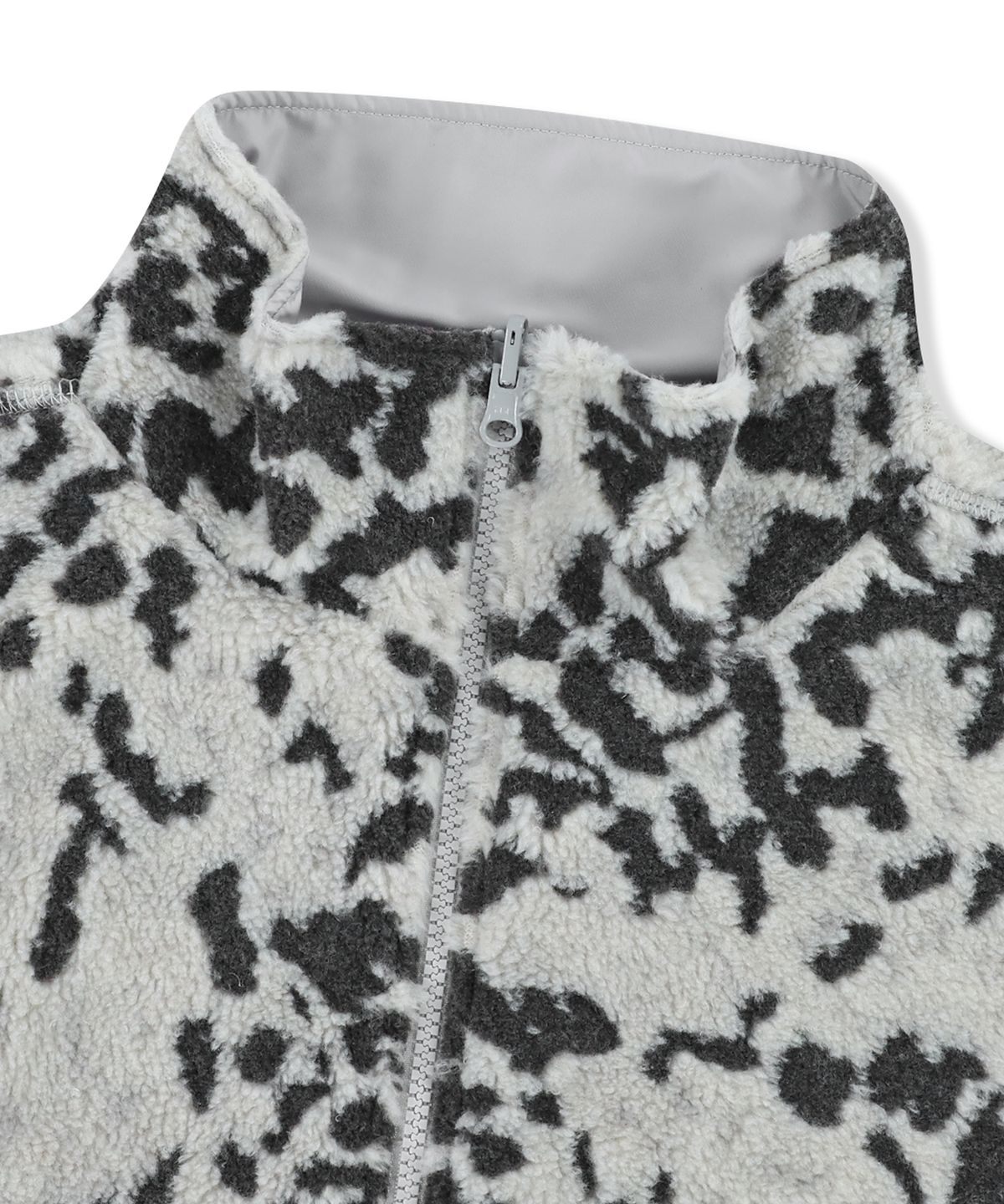 예스아이씨(YESEYESEE) Reversible Leopard Fleece Jacket Silver