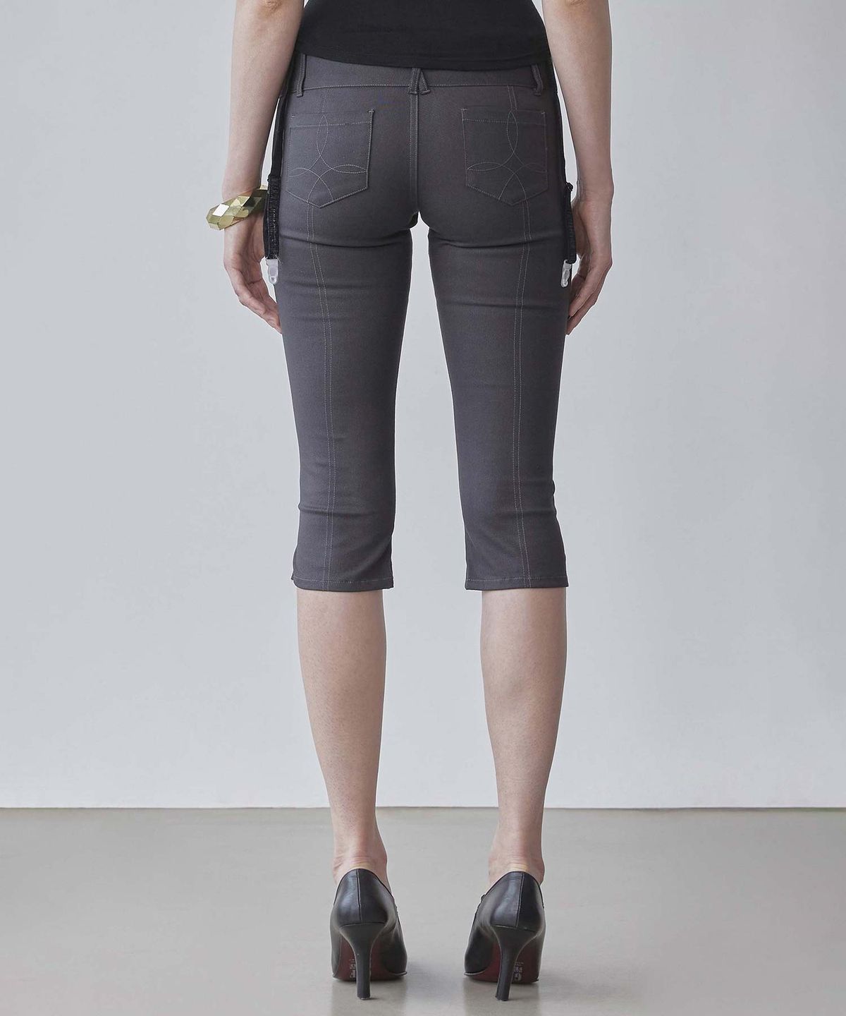 스컬프터(SCULPTOR) 90s Cotton Capri Pants Charcoal