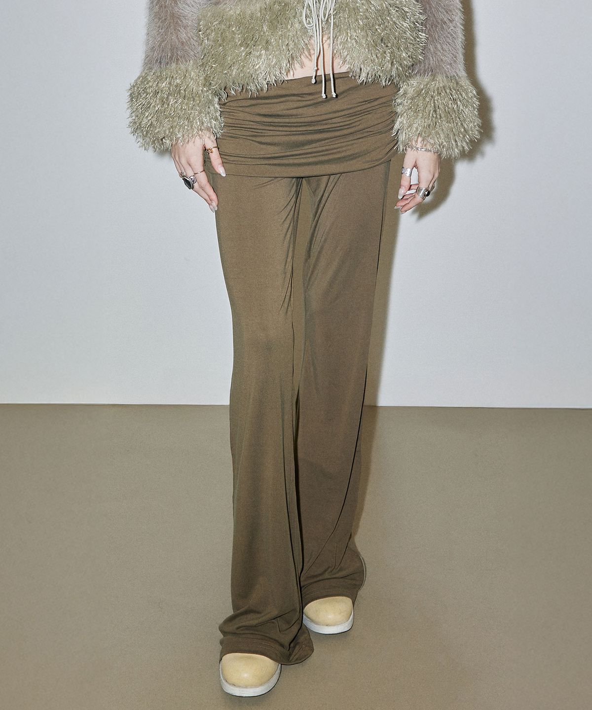 스컬프터(SCULPTOR) Jersey Lowrise Track Pants Khaki