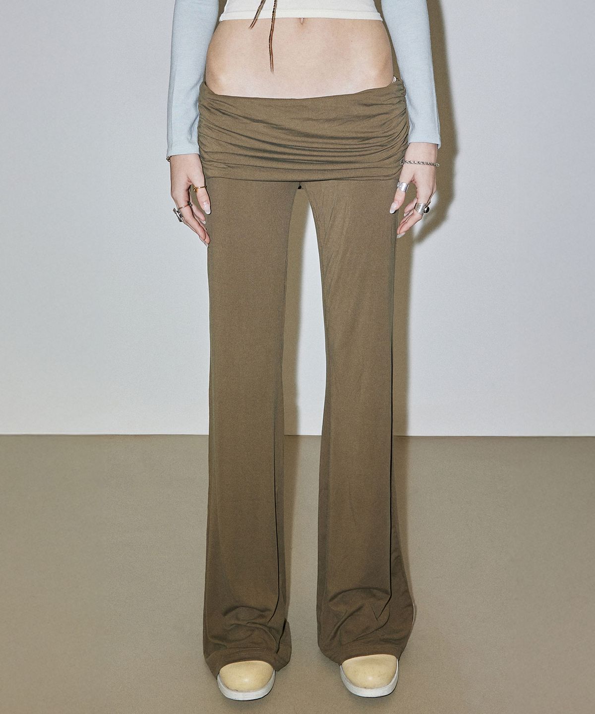 스컬프터(SCULPTOR) Jersey Lowrise Track Pants Khaki
